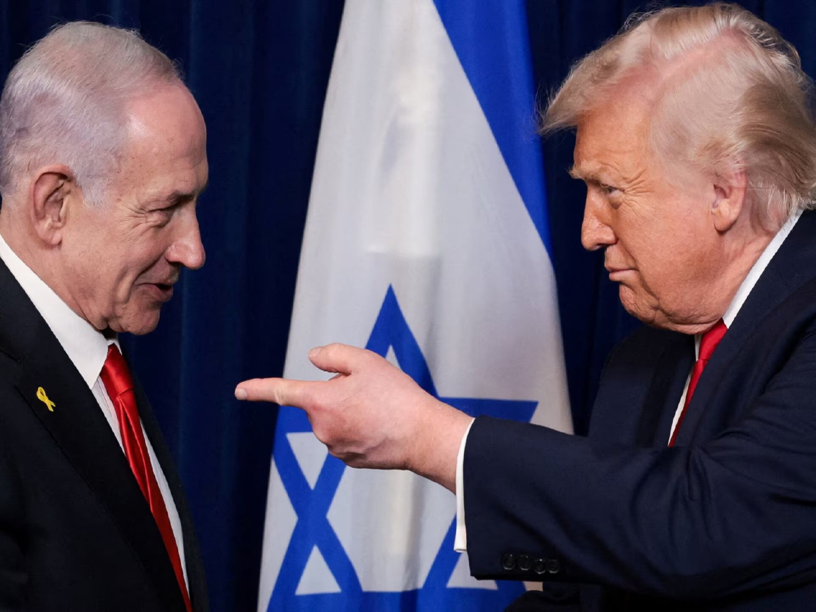 US President Donald Trump points his finger at Israeli Prime Minister Benjamin Netanyahu during a press conference at Mar-a-Lago in Palm Beach, Florida. (File Photo/Reuters)