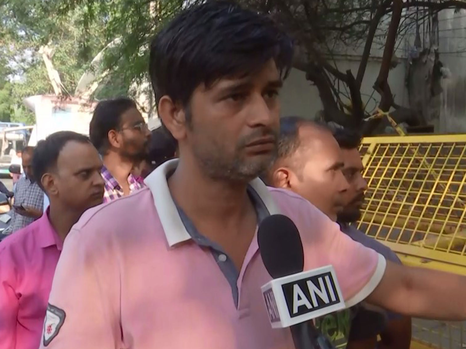 An eyewitness of Malviya Nagar fire incident (Photo/ANI)
