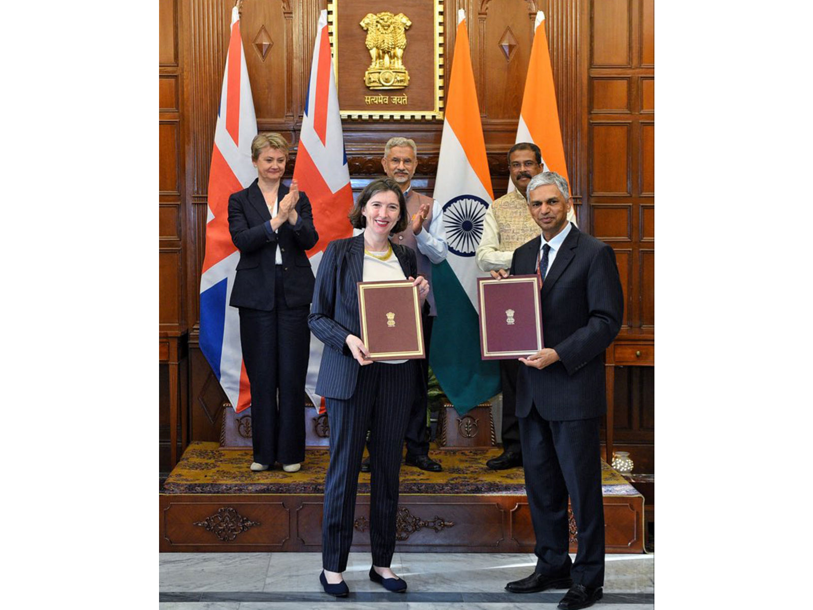 UK Foreign Secretary Yvette Cooper with EAM S Jaishankar (Photo: X@DrSJaishankar)