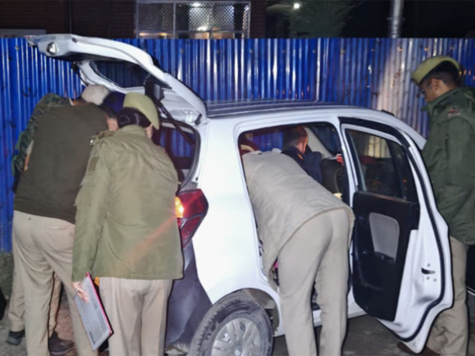 Anantnag Police conducts NARCO raids in hotels across Pahalgam (Photo/AnantnagPolice)