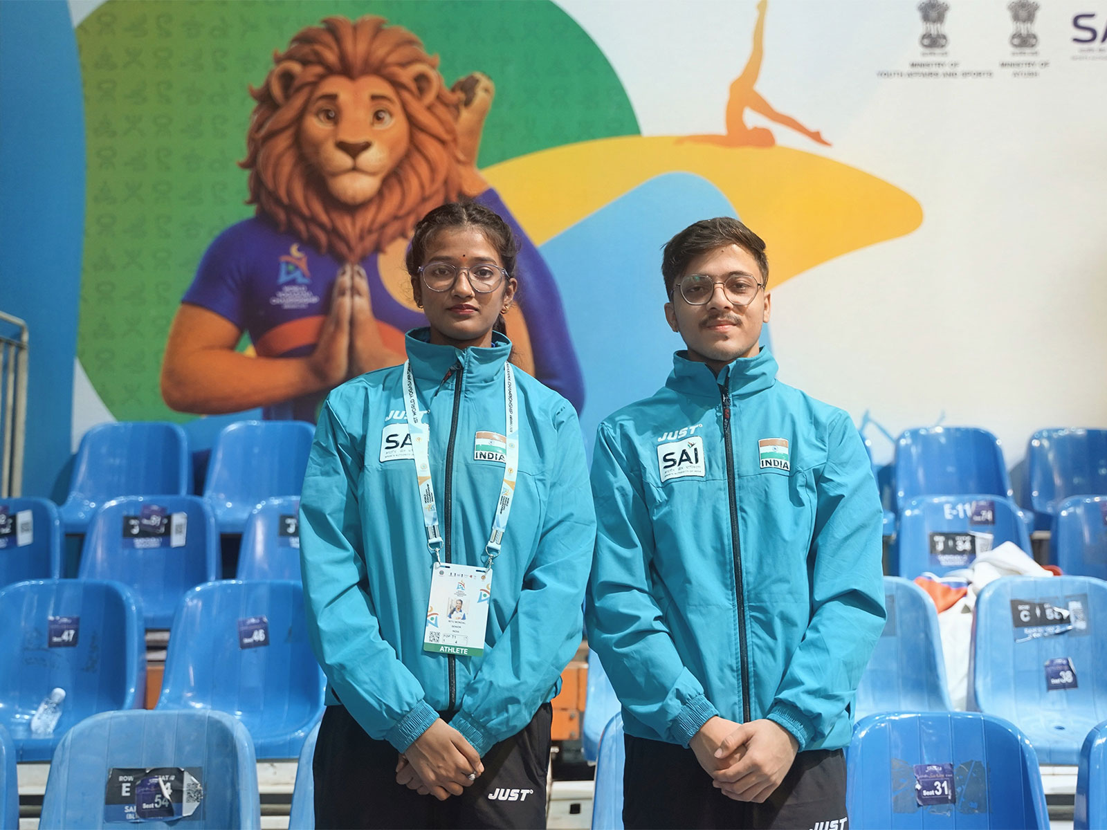 India's Ritu Mondal (L) and Abhay Burman at World Yogasana Championship. (Photo: WYC)