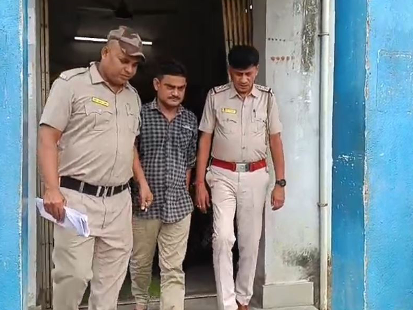 TMC leader Ramesh Patra arrested at Jangipara for alleged multi-crore fraud using political influence (Photo: Jangipara Police)