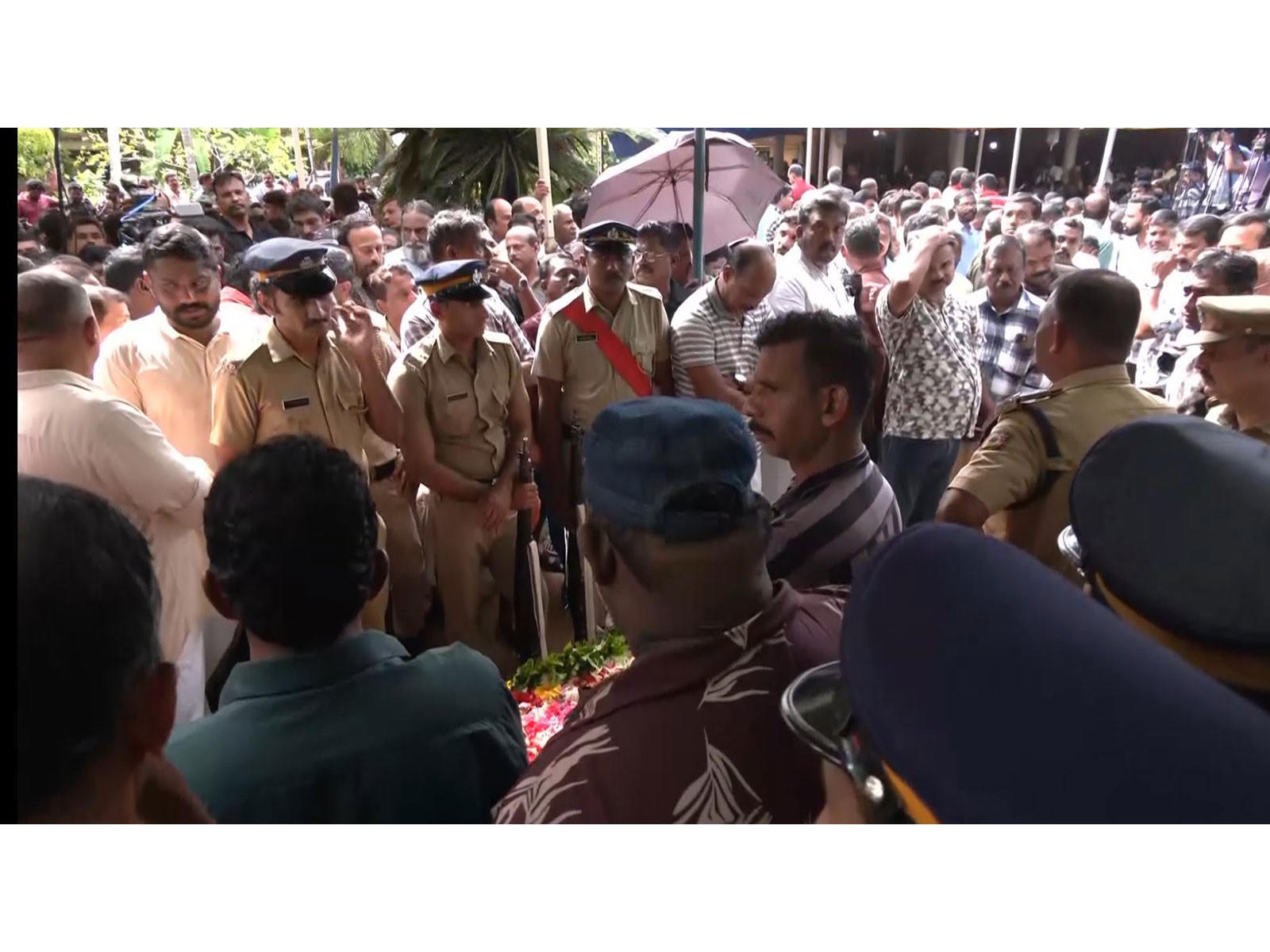 National Award-winning actor Salim Kumar cremated with state honours (Photo/ANI)
