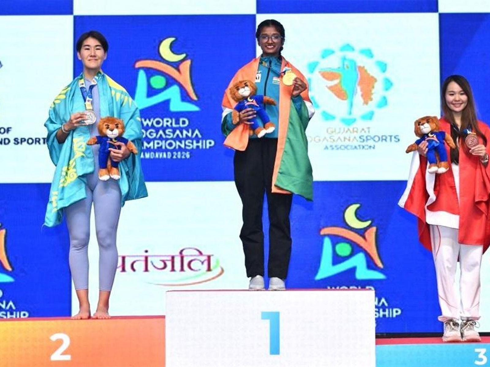 WYC event medalists posing with their awards (Photo/WYC)
