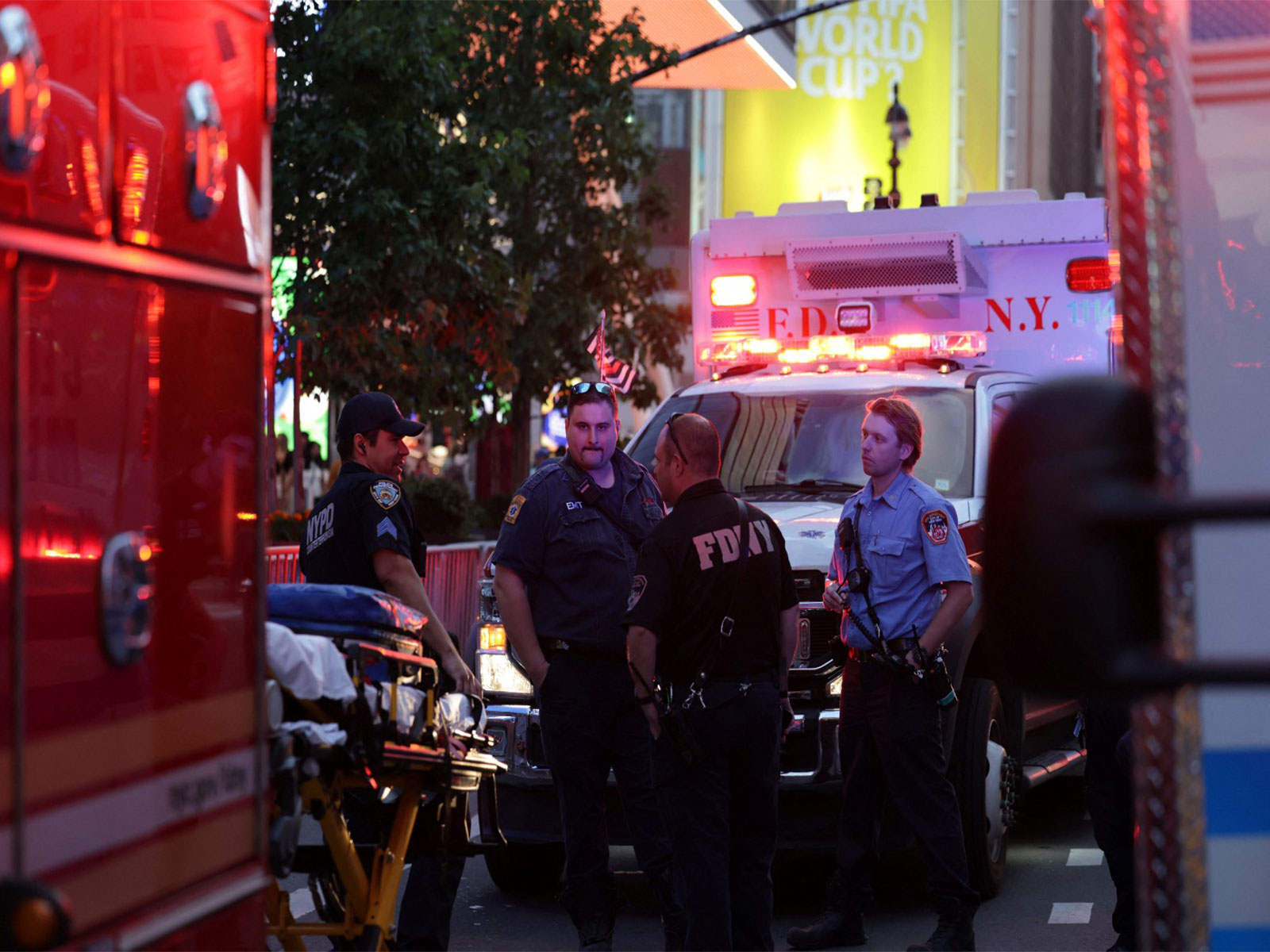 New York Police officers and firefighters gather after reports of a stabbing incident at Penn Station in New York City (Photo/Reuters)