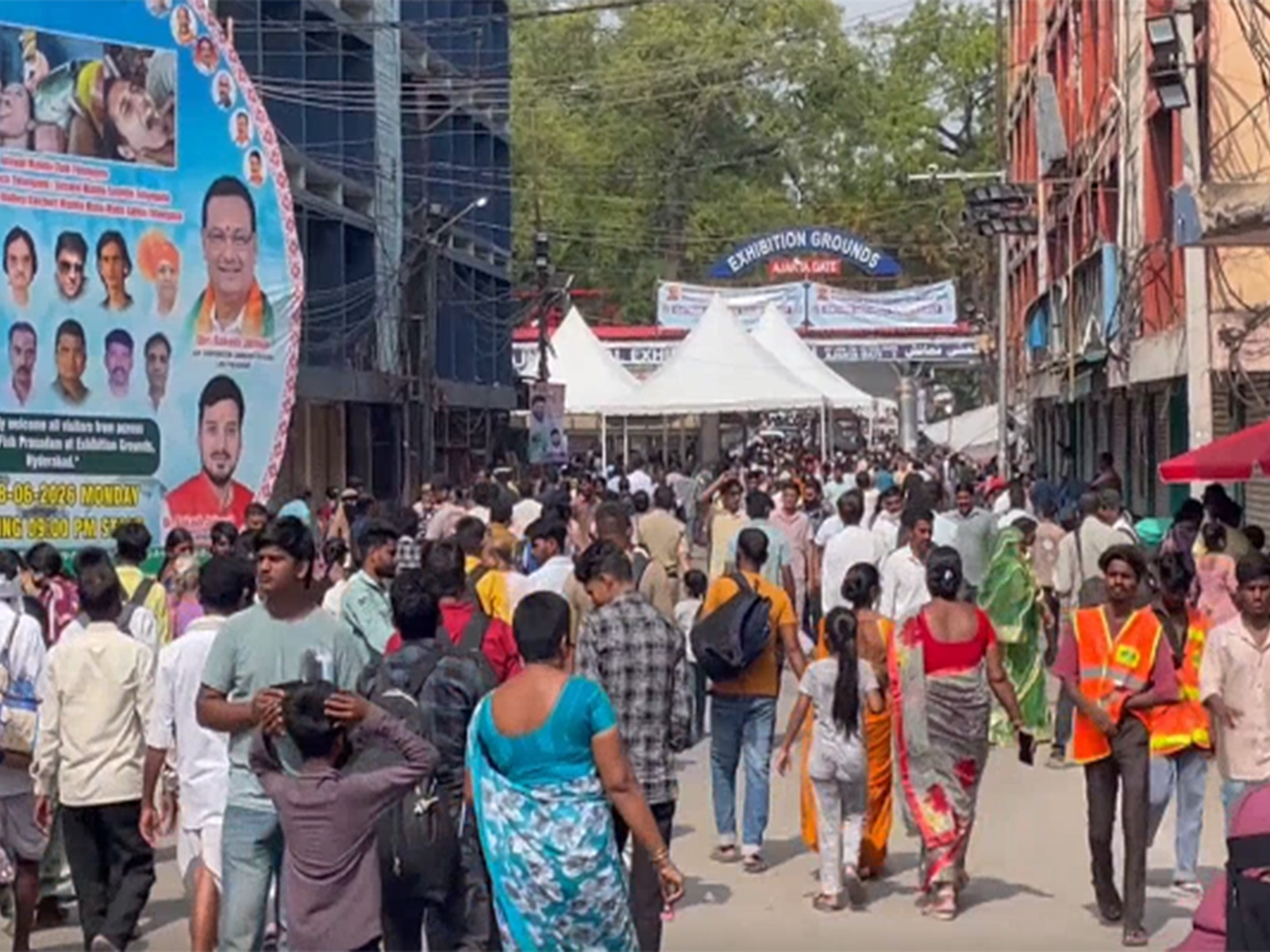 Thousands gather at Hyderabad's Nampally  (Photo/ANI) 