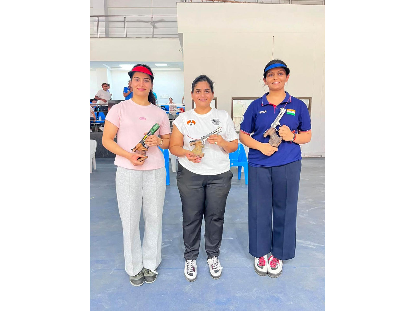 (From L to R): Manu Bhaker, Rani Sarnobat and Divya TS. (Photo: NRAI)