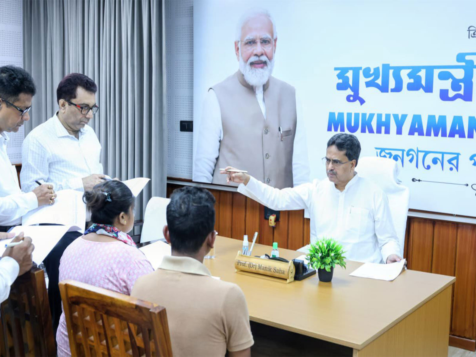 Tripura CM Manik Saha interacts with citizens (Photo/Tripura CMO)