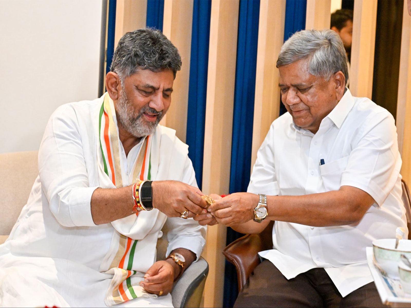 Karnataka CM DK Shivakumar meets former CM Jagadish Shettar (Photo/X/ @DKShivakumar)