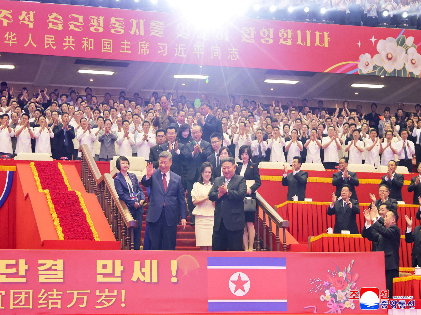 Chinese President Xi Jinping and North Korean leader Kim Jong Un (Photo/ KCNA via Reuters)