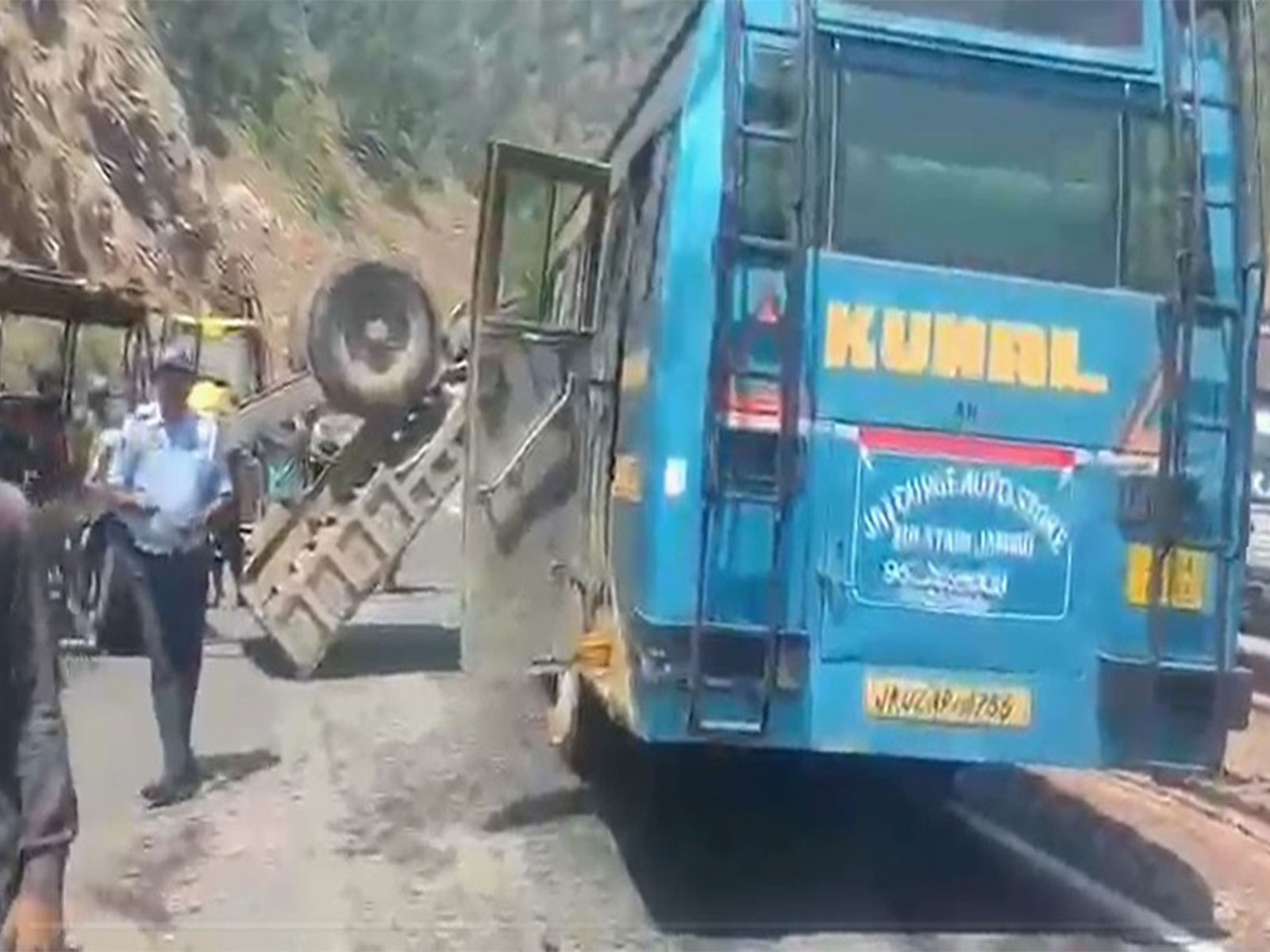 Visual from the site of the accident (Photo/Jammu and Kashmir Police)