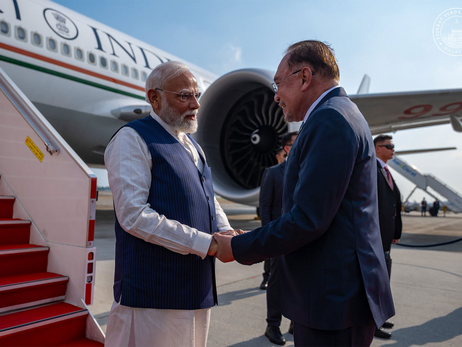 PM Narendra Modi was greeted by Malaysian PM Anwar Ibrahim, who posted congratulations on X celebrating his historic milestone. (Photo: X/@anwaribrahim)