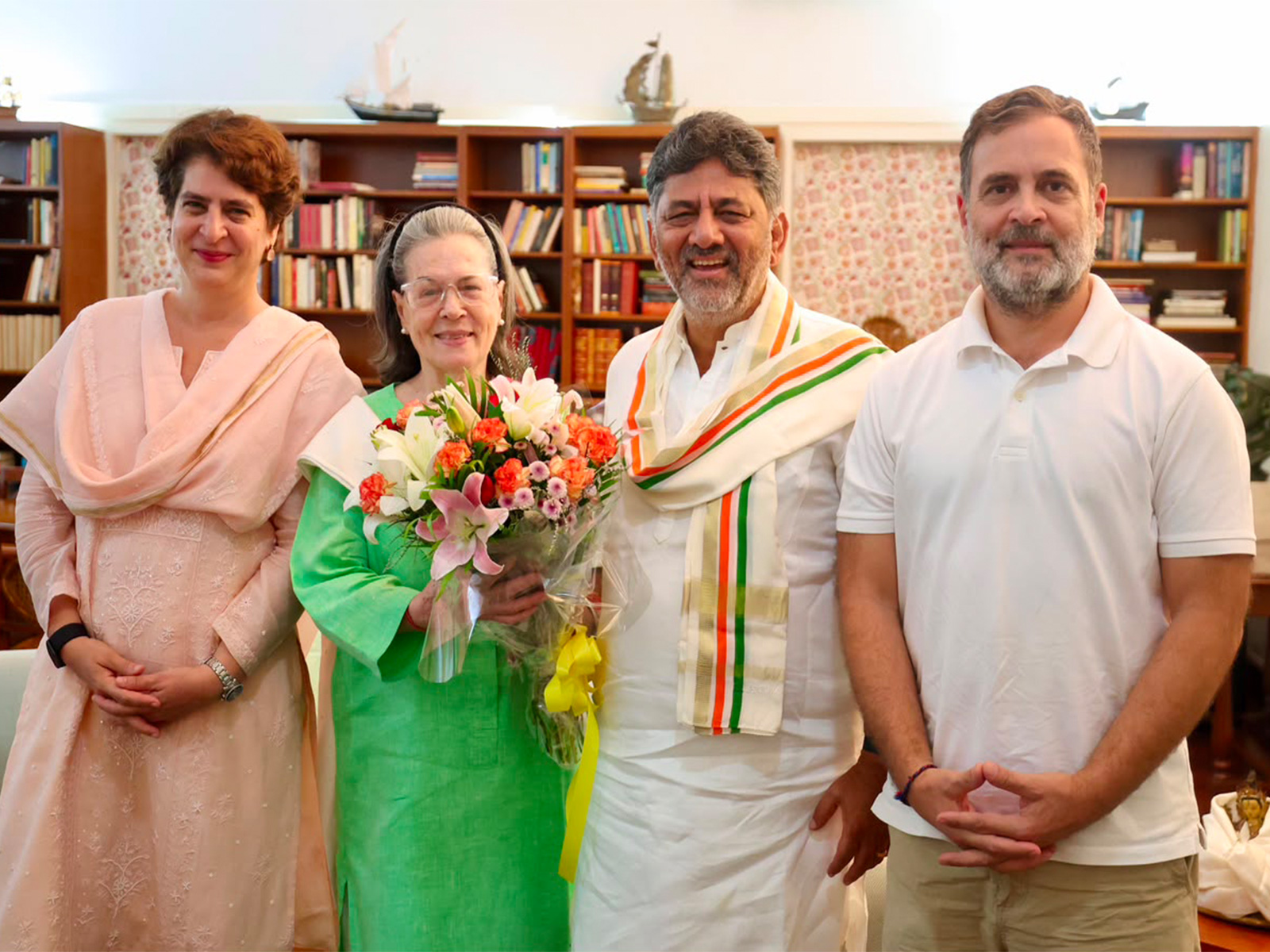 Karnataka CM DK Shivakumar meets LoP Rahul Gandhi, Sonia Gandhi, and Priyanka Gandhi Vadra (Photo/AICC))