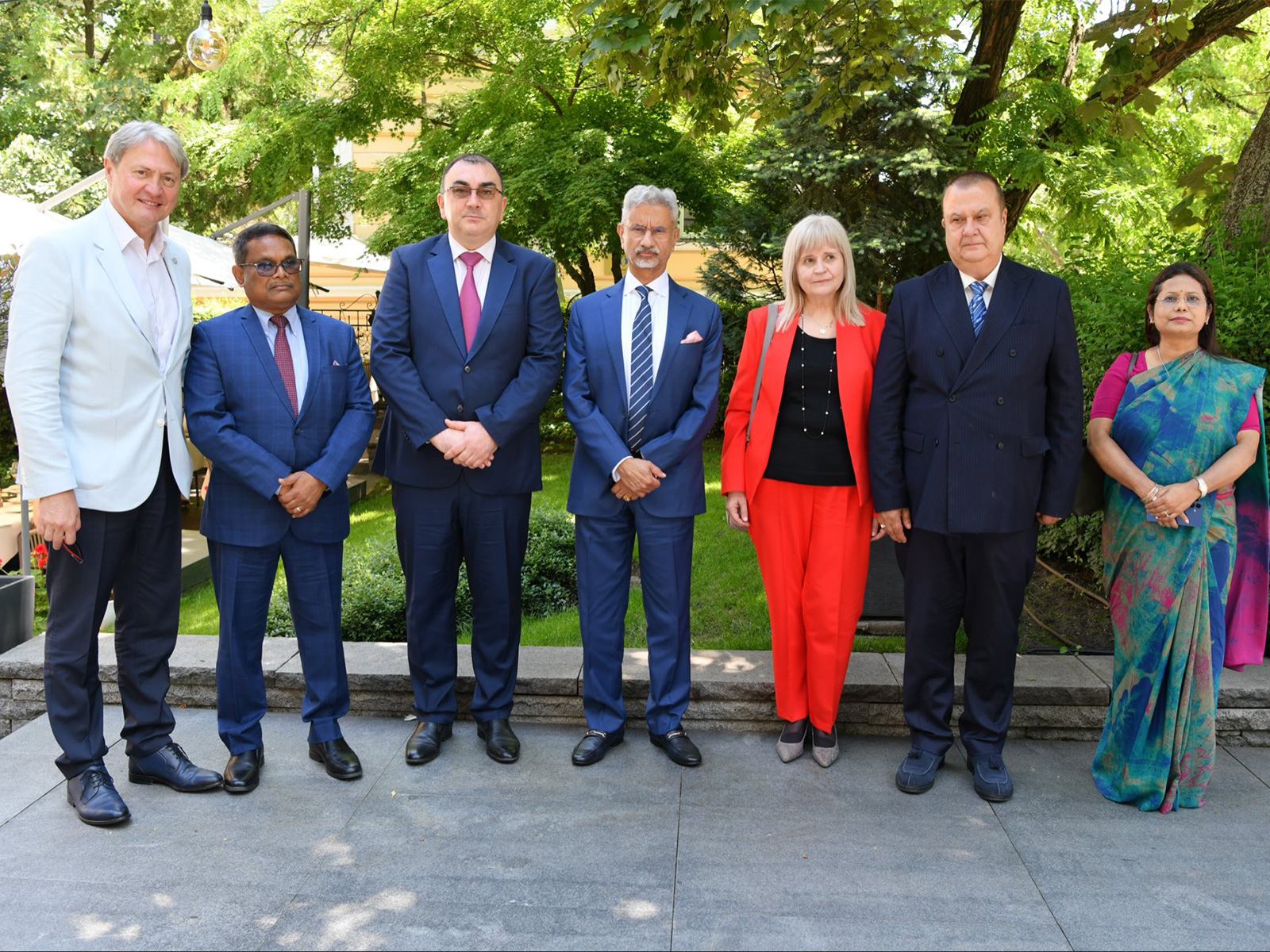 EAM Jaishankar enjoys meeting with Bulgarian "friends" (Photo/X/@DrSJaishankar)