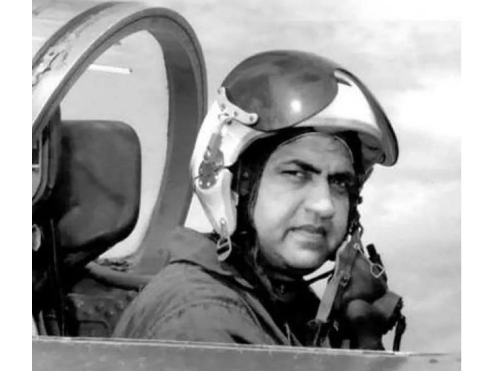 Old Photo of Congress veteran leader Rajesh Pilot  (Photo/@jitupatwari)