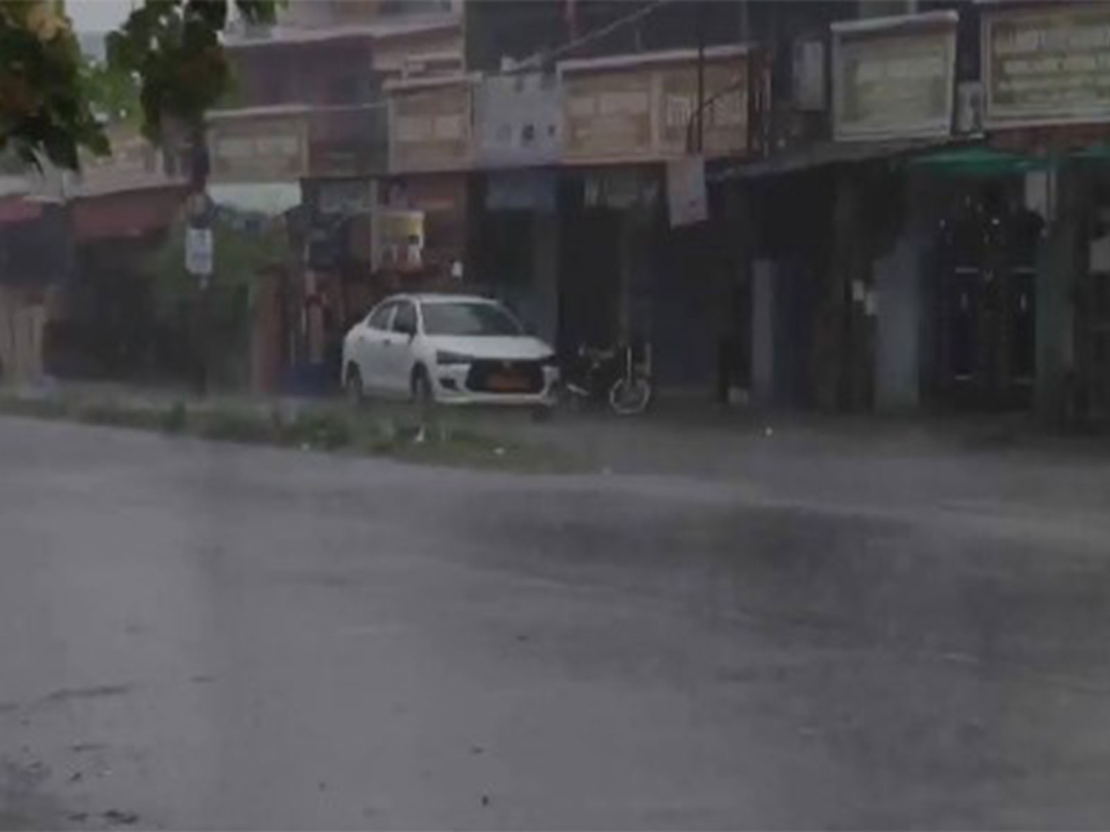 Heavy downpor in Garhi Cantt area (Photo/ANI)