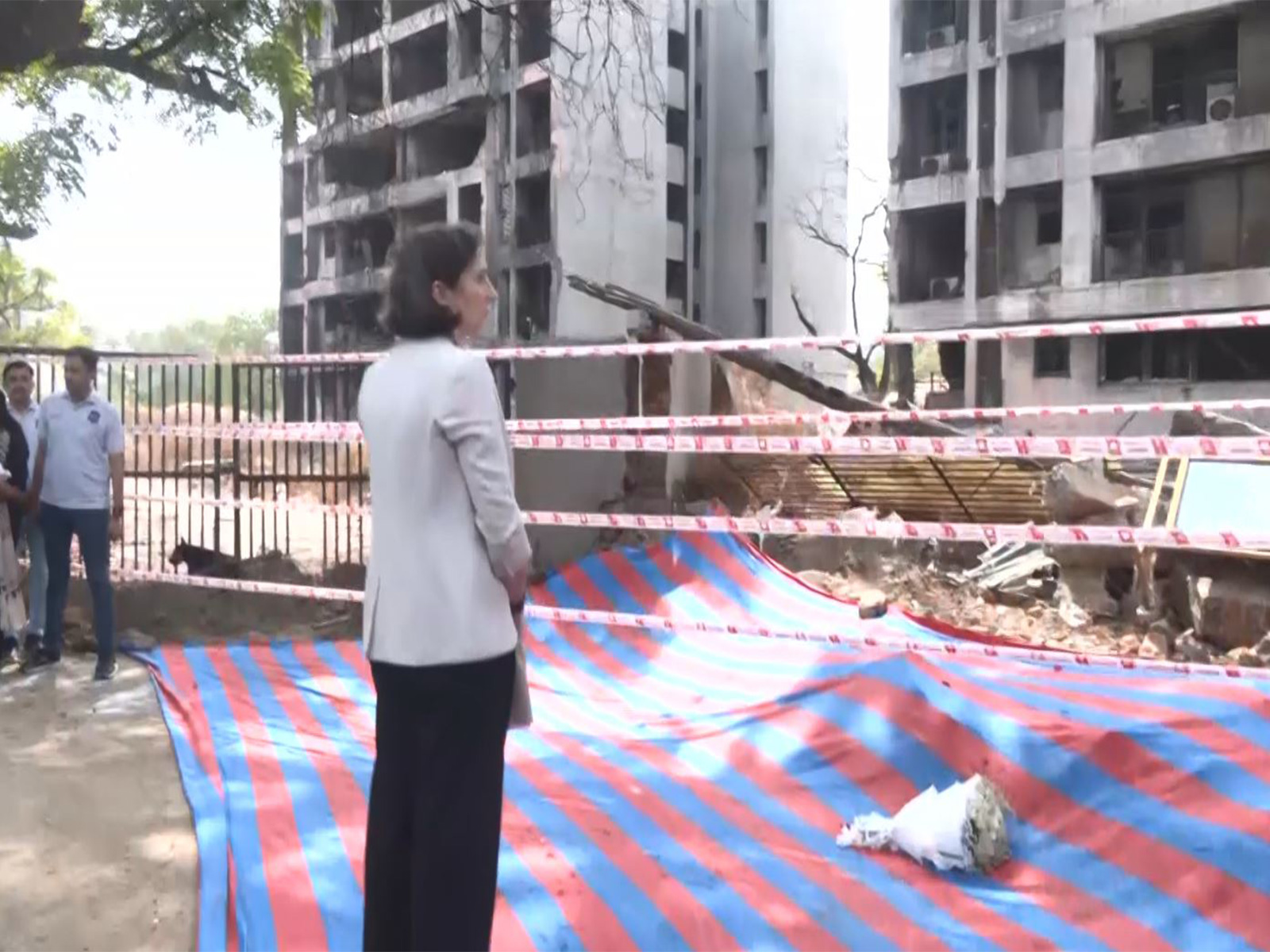 British High Commissioner Lindy Cameron pays tribute to the victims of the Air India AI-171 plane crash on its first anniversary. (Photo/ANI)