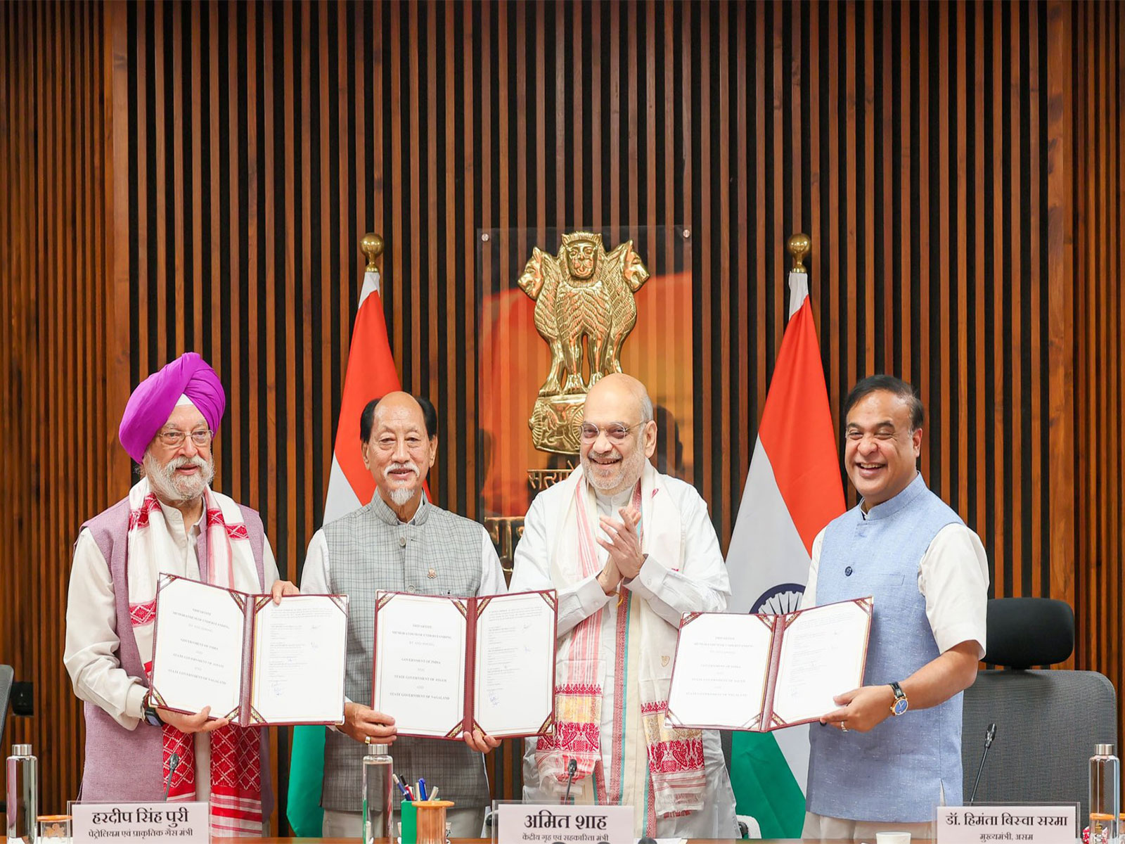 Memorandum of Understanding signed  between Ministry of Petroleum & Natural Gas, Nagaland and Assam (Photo/@HardeepSPuri)