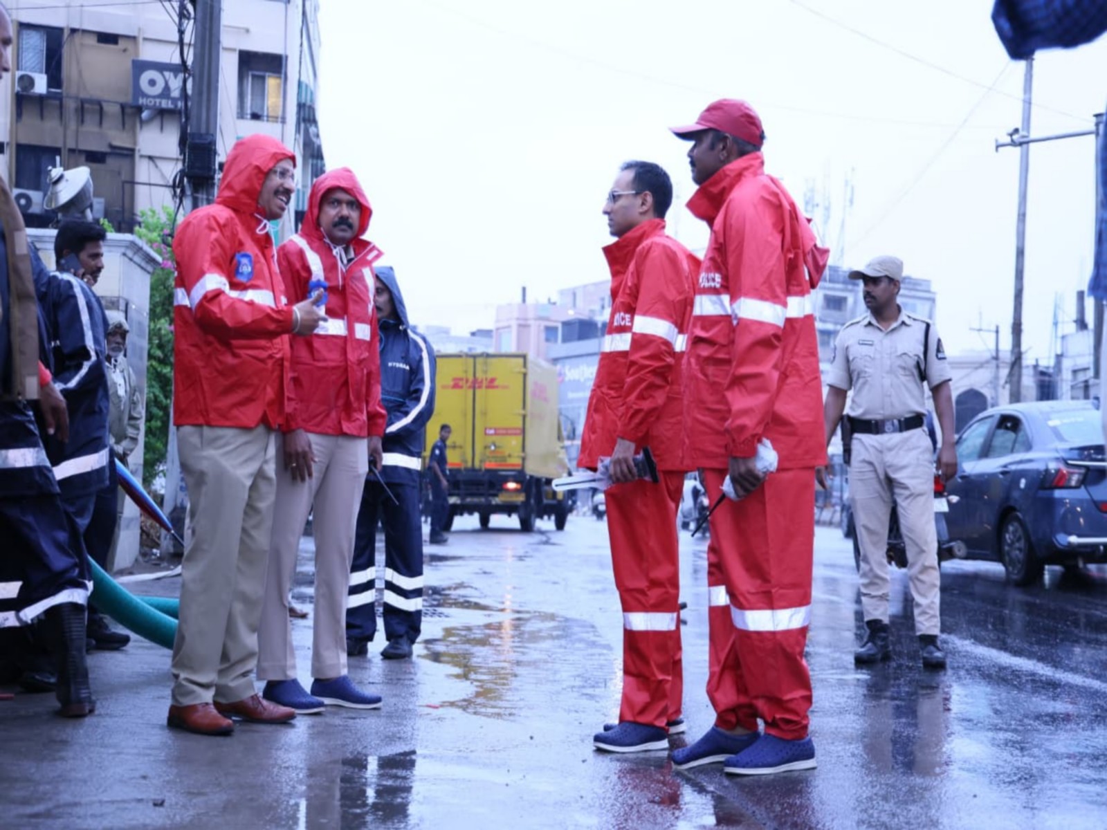 Hyderabad City Police Commissioner VC Sajjanar, along with traffic and other officials, inspects waterlogging-prone areas (Photo/Hyderabad Police)