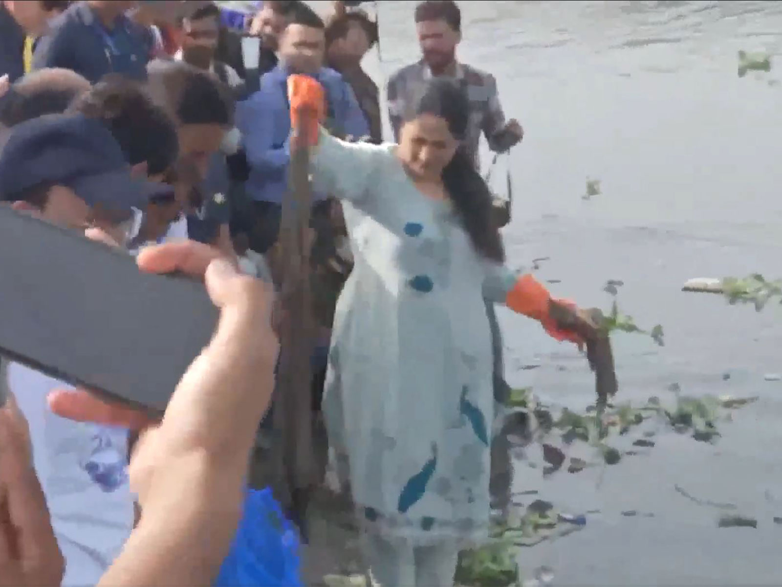 Delhi Chief Minister Rekha Gupta  at Dashmesh Ghat in Geeta Colony(Photo/ANI)