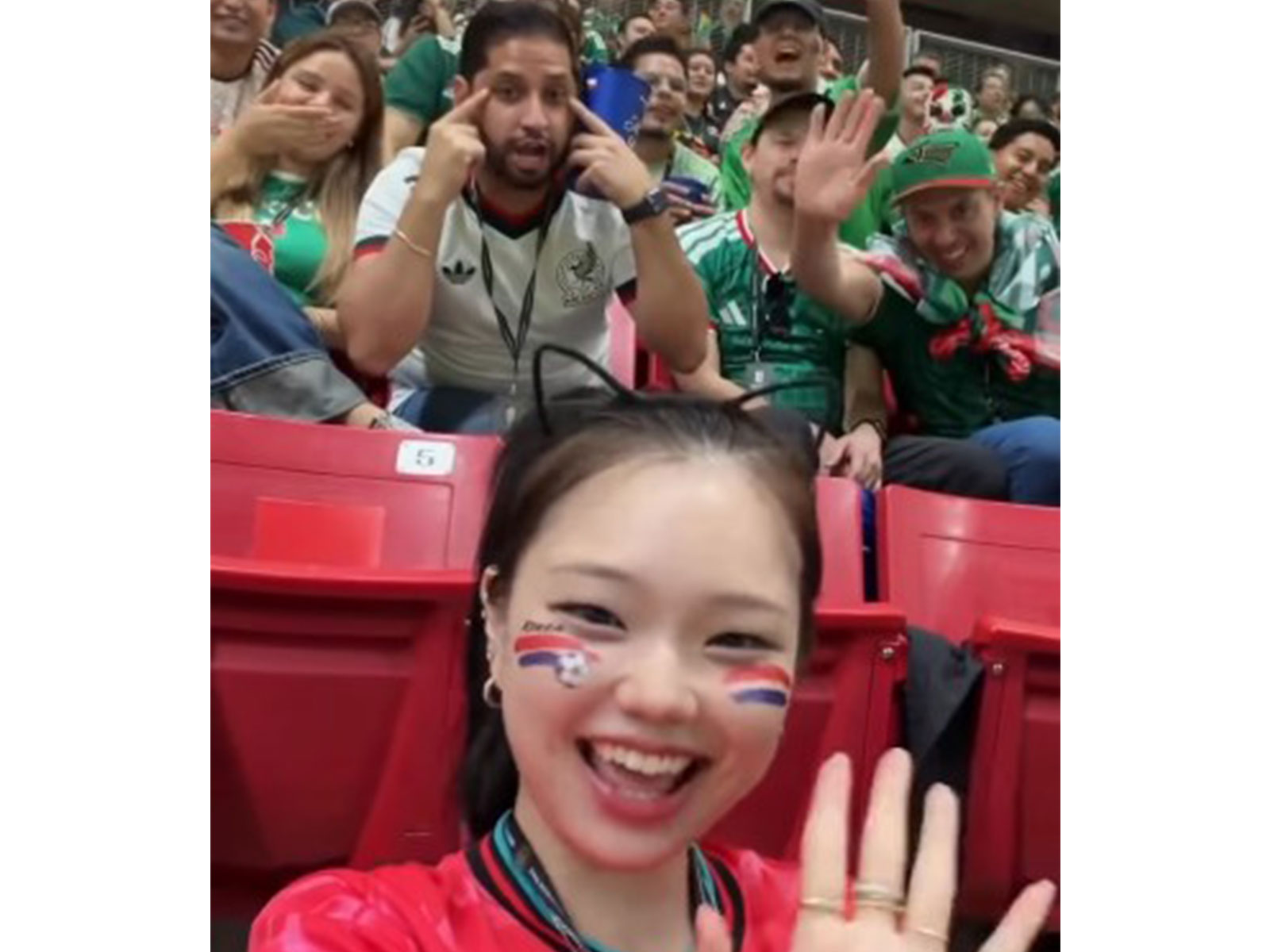 South Korean content creator Yoon Su-jin during South Korea's World Cup match against the Czech Republic in Mexico. (Photo: Instagram/ El Universal)