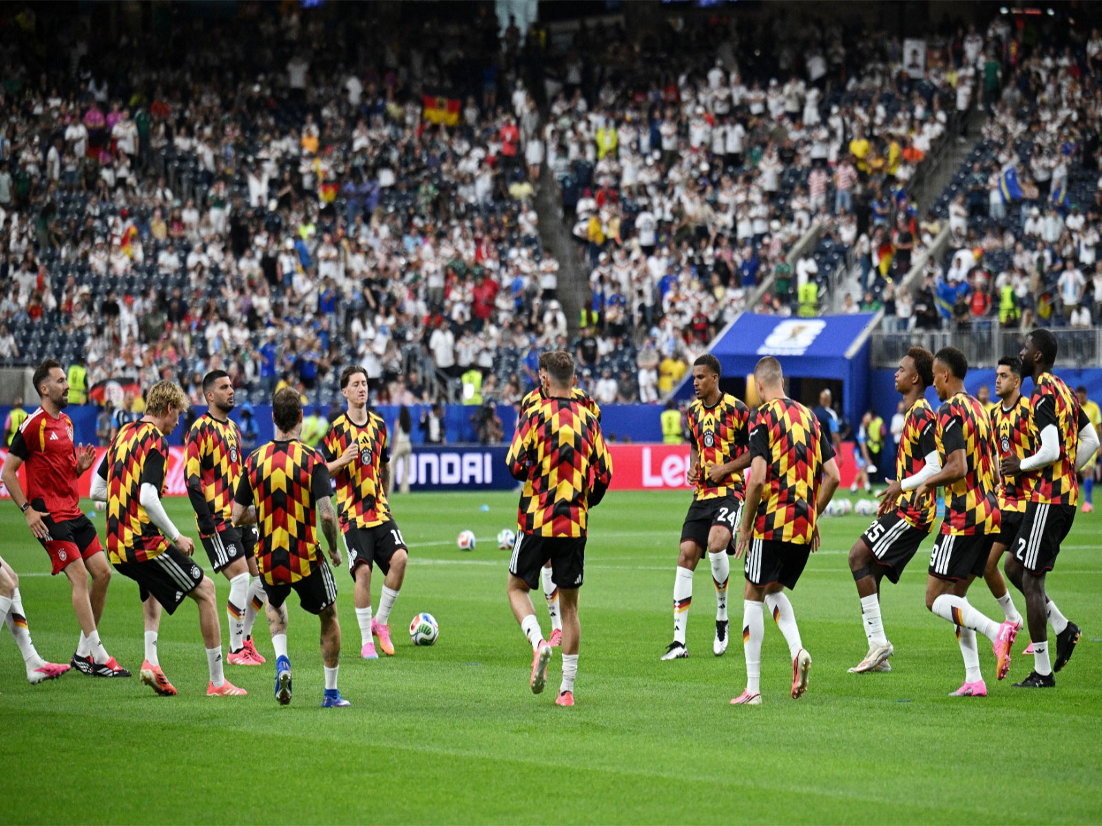 Football - FIFA World Cup 2026 - Group E - Germany v Curacao - Houston Stadium, Houston, Texas, U.S. - June 14, 2026 Germany players during the warm up before the match ( Photo: Reuters/Annegret Hilse)