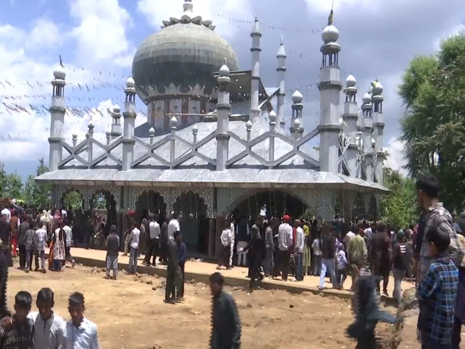 30th annual Urs of Sufi Saint Baji Shafi Sahib concludes in Rajouri (Photo/ANI)