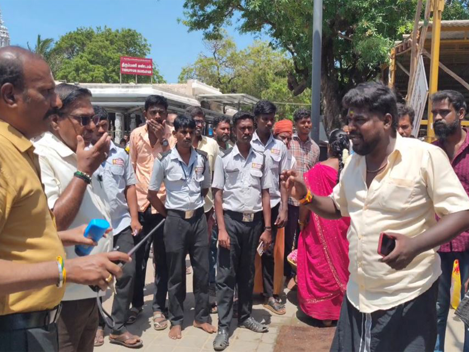 Small traders oppose eviction from Tiruchendur Murugan temple premises in Thoothukudi, expressing frustration over being forced to vacate the area (Photo/ANI)