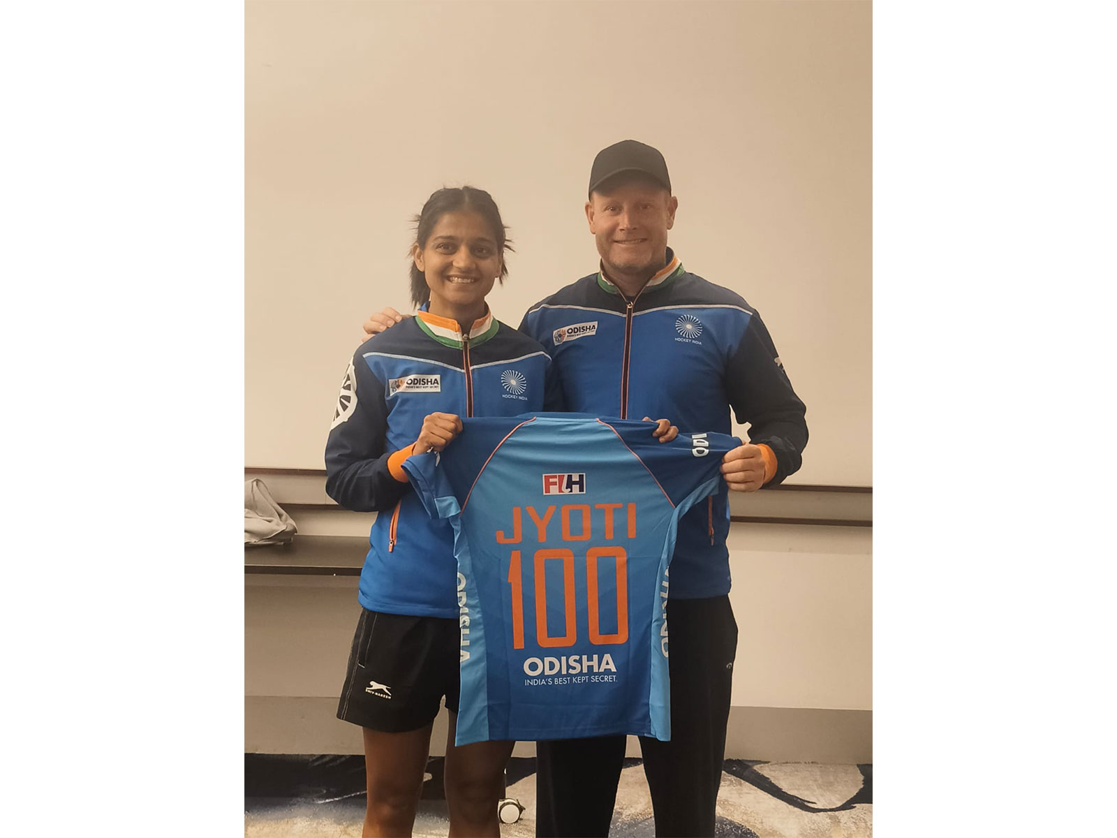 Hockey India congratulates Jyoti on completing 100 international caps. (Photo/HI)