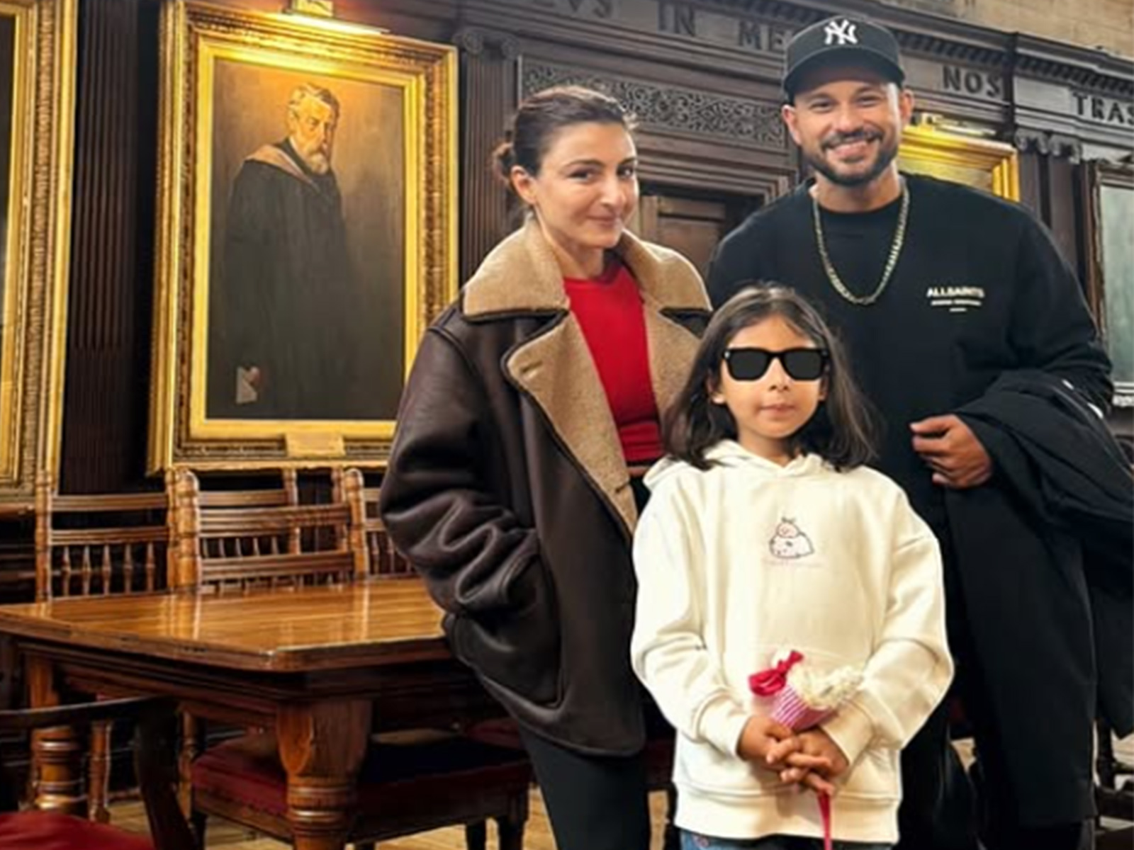 Soha Ali Khan with Kunal Khemu and daughter Inaaya (Photo/instagram/@sakpataudi)