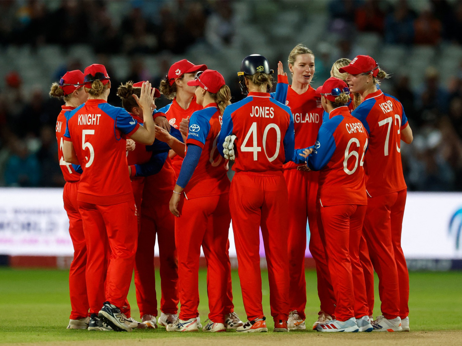 England players celebrate at the end of the match against Ireland in ICC Women's T20 World Cup 2026. (Photo/Reuters)