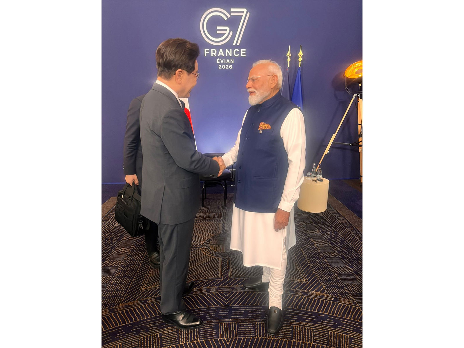 Prime Minister Narendra Modi with South Korean President Lee Jae-myung (Photo/X@narendramodi)