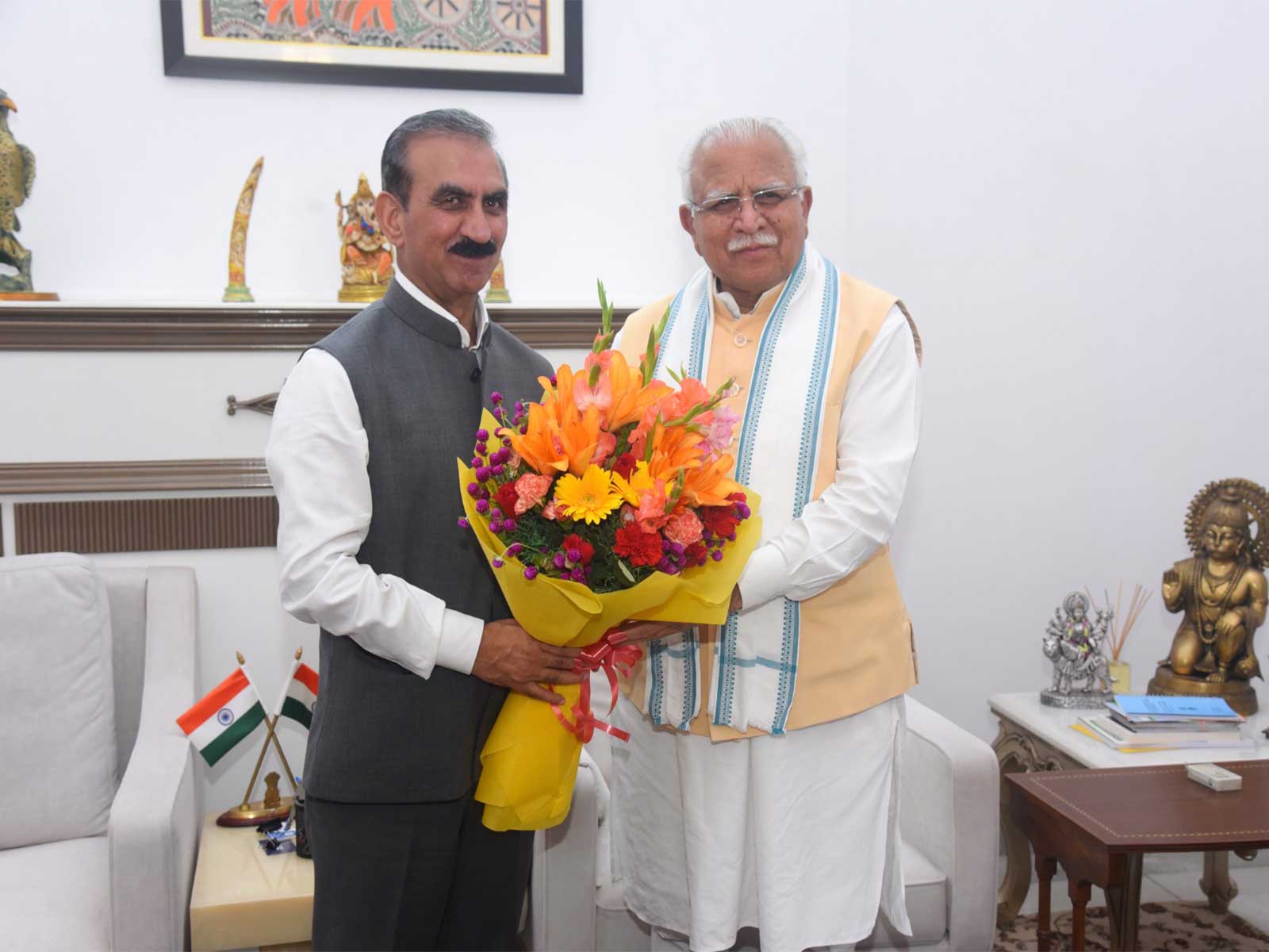 Himachal Chief Minister Thakur Sukhvinder Singh Sukhu called on  Manohar Lal Khattar, Union Minister for Power, Housing and Urban Affairs at New Delhi (Photo/Himachal CMO) 