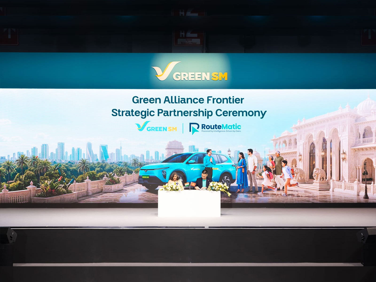 Kavitha Ramachandragowda, Co-Founder & Executive Director, RouteMatic & Bach Tuan Anh, CEO, Green SM India (Photo/RouteMatic)