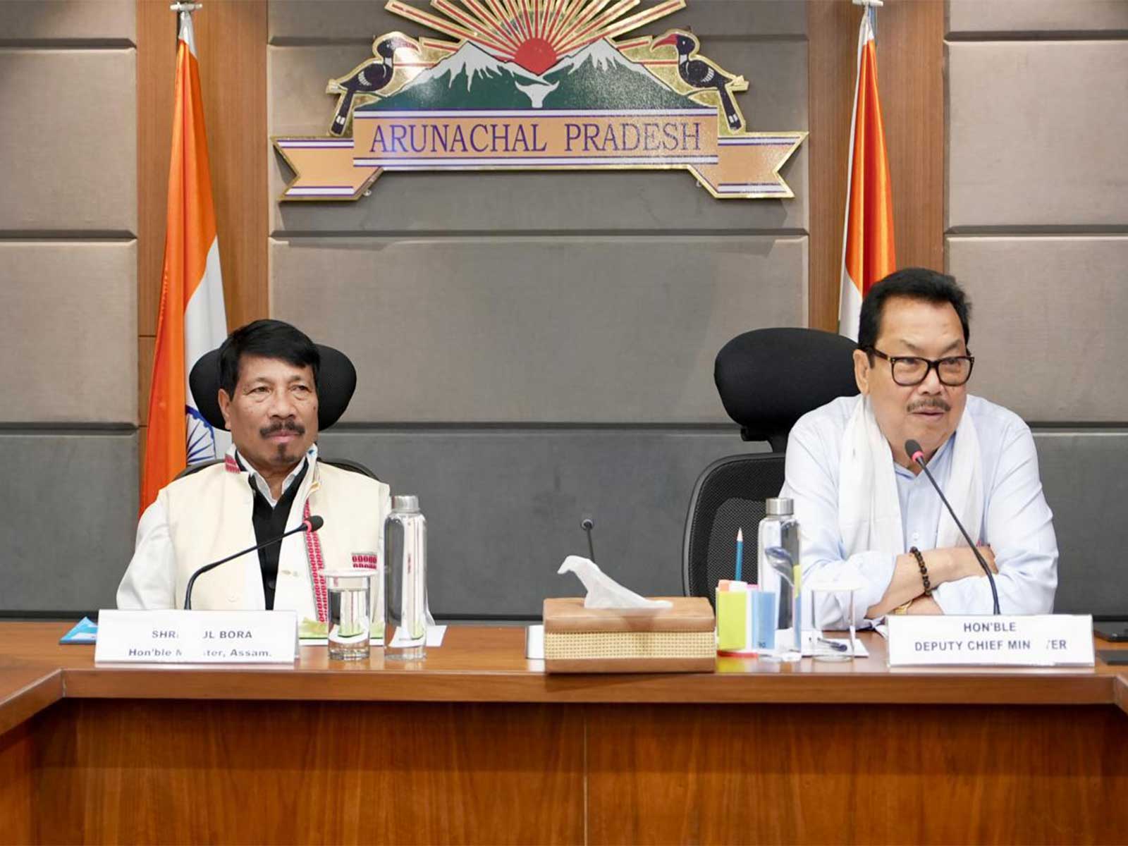 Ministerial-level meeting between Governments of Assam and Arunachal Pradesh (Photo/ANI)