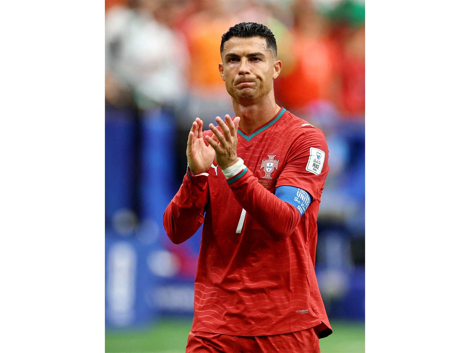 Portugal's Cristiano Ronaldo applauds their fans after the match against DR Congo (Photo/Reuters)