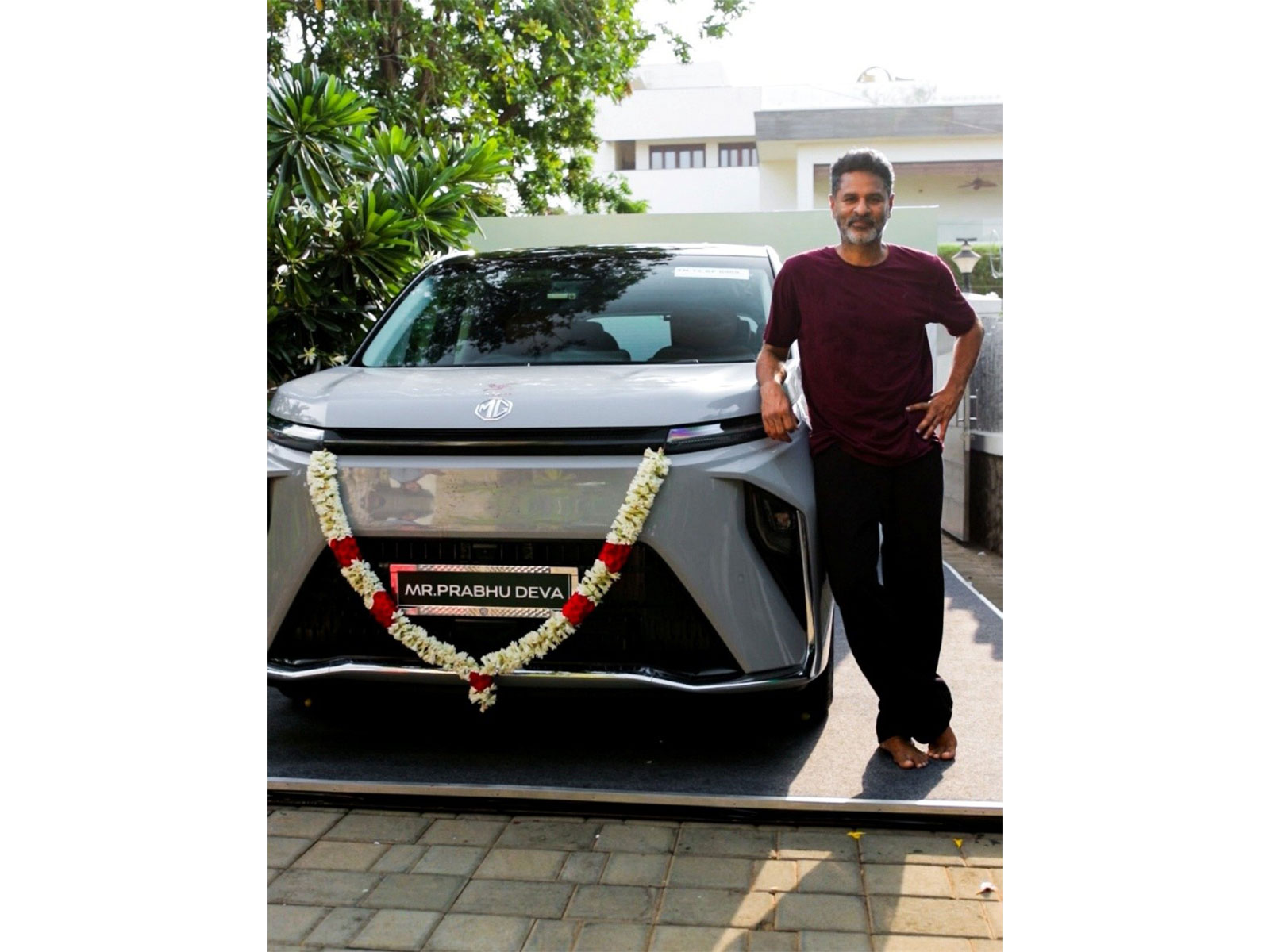 Prabhu Deva Welcomes the MG M9 - Presidential Limousine by MG SELECT