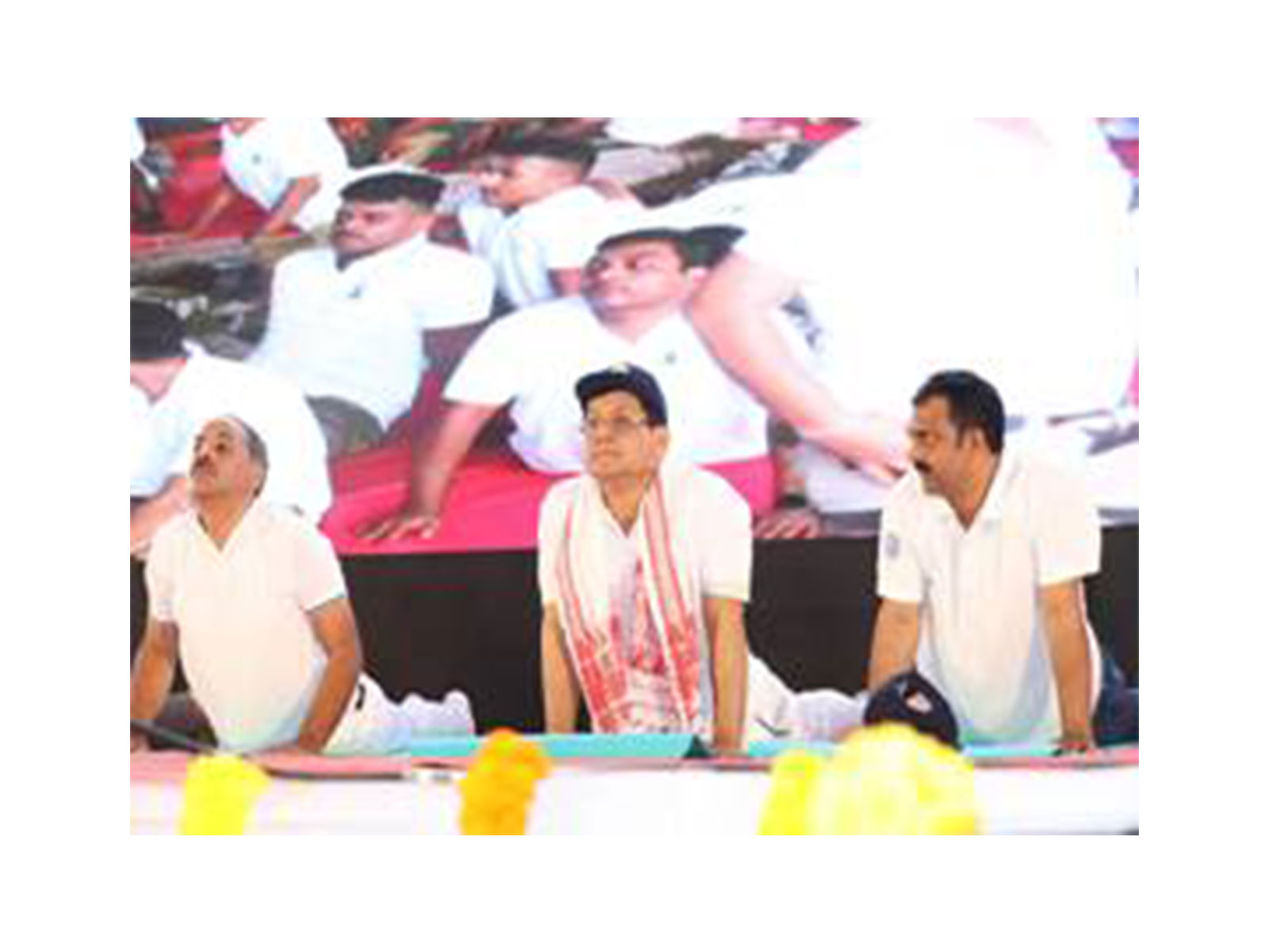 Union Minister Sarbananda Sonowal participates in Yoga day celebrations in Mumbai (Photo/PIB)