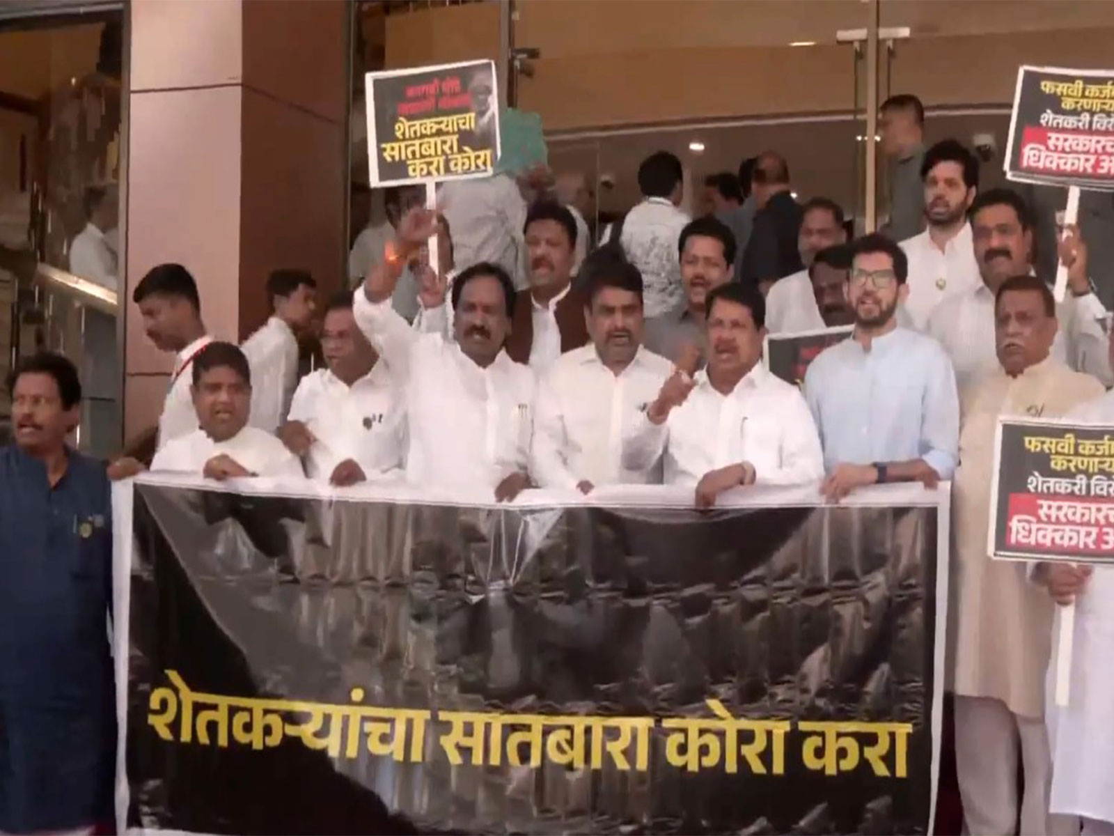 Opposition MLAs protest over farmers' loan waiver issue on first day of Monsoon session (Photo/ANI)