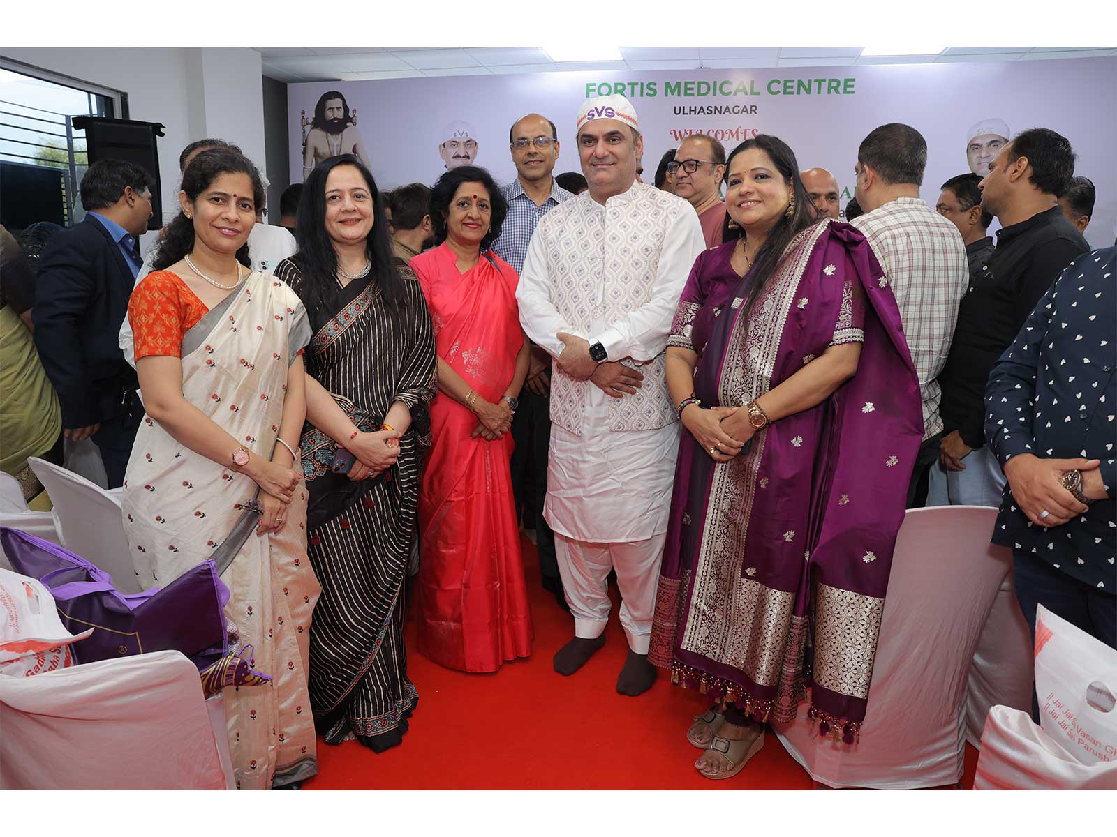 (C) Baba Sai Kaliram Saheb ji with Fortis Mumbai team - Dr Vishal Beri, Dr S. Narayani, Ms Rinku Mavani & Dr Supriya Amey at the inauguration of Fortis Medical Centre in Ulhasnagar