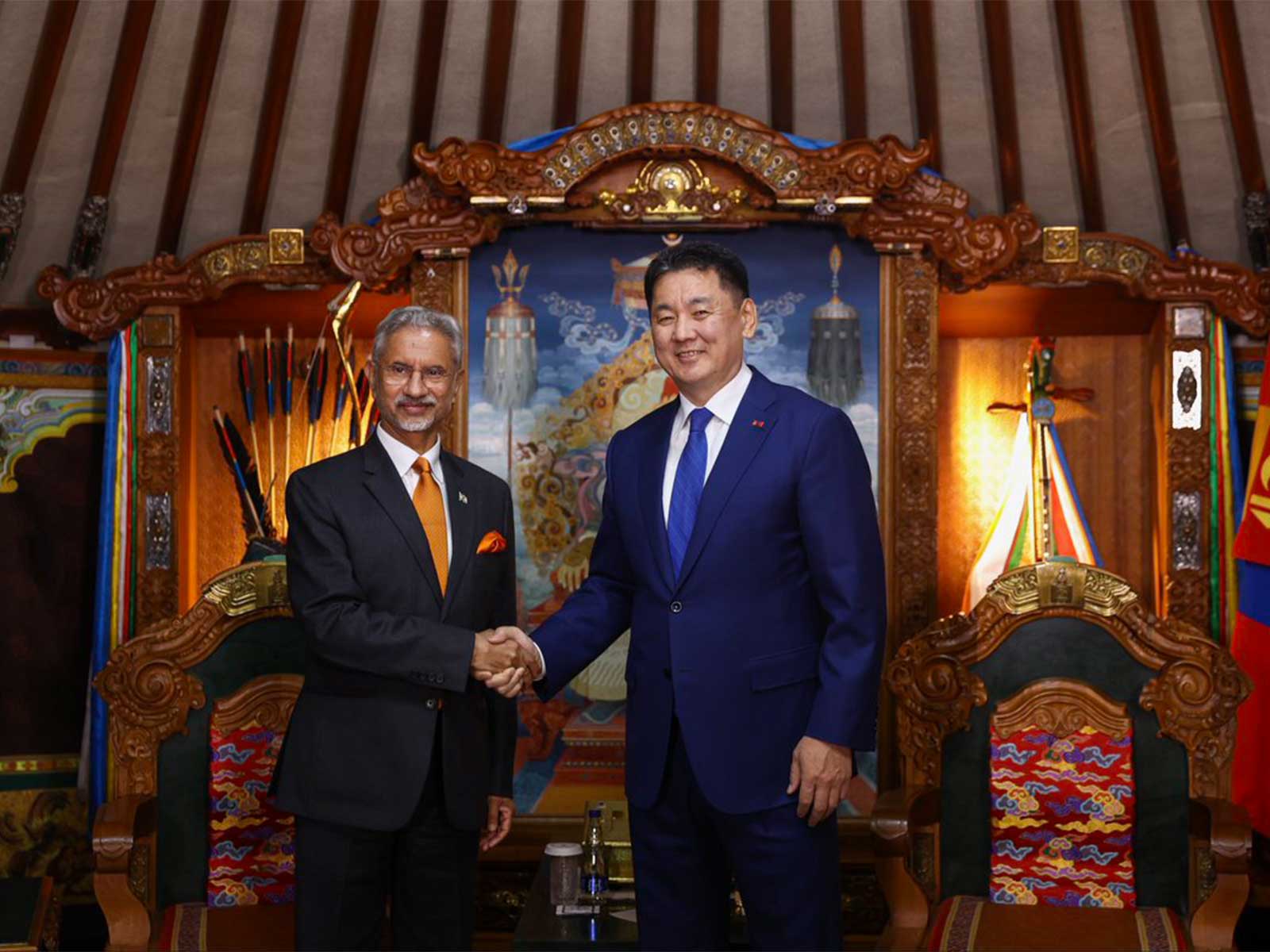 External Affairs Minister S Jaishankar with Mongolian President Khurelsukh Ukhnaa (Photo/X@DrSJaishankar)