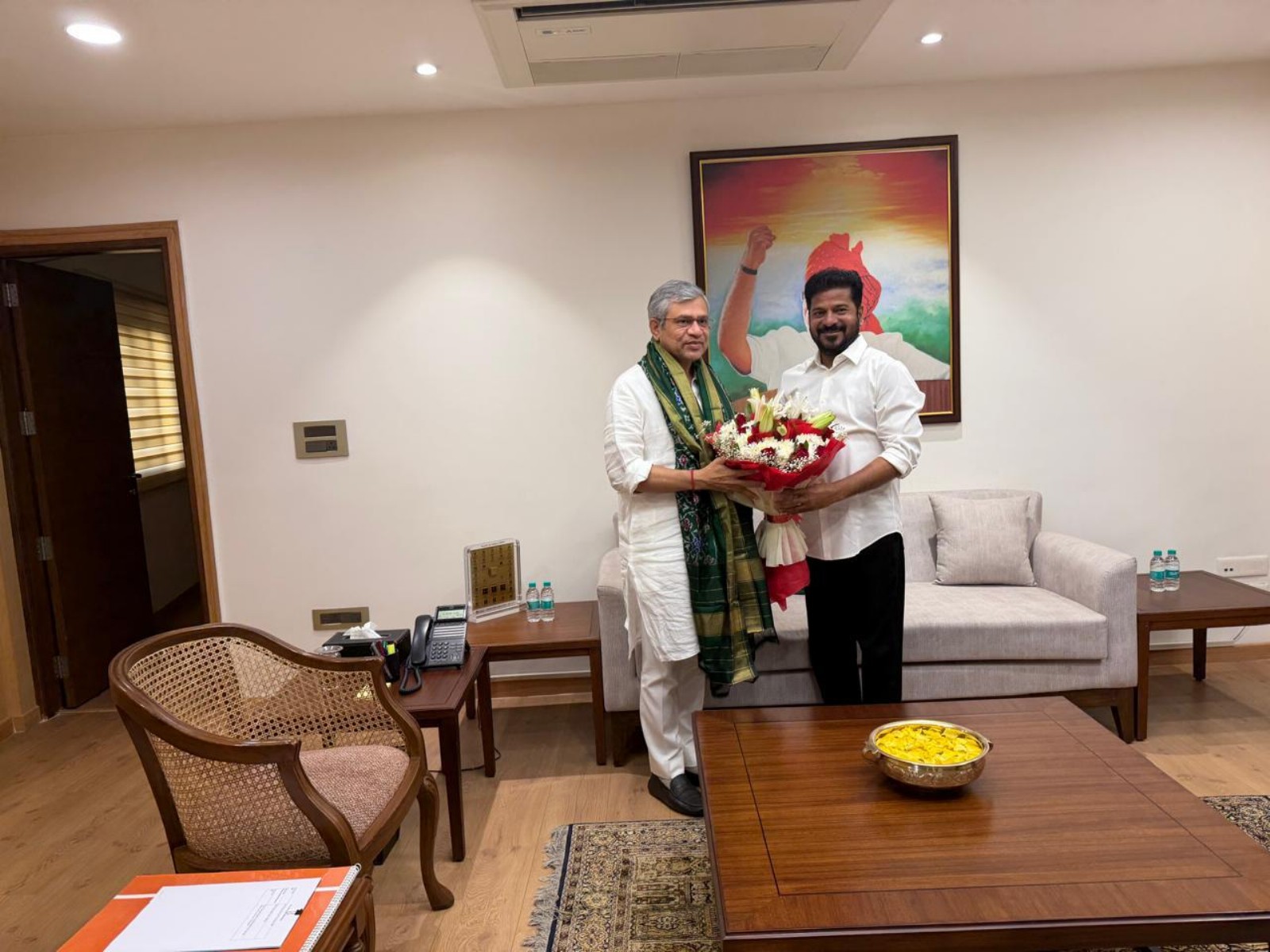Telangana CM Revanth Reddy meets minister for  Railways Ashwini Vaishnaw (Photo/X@revanth_anumula) 