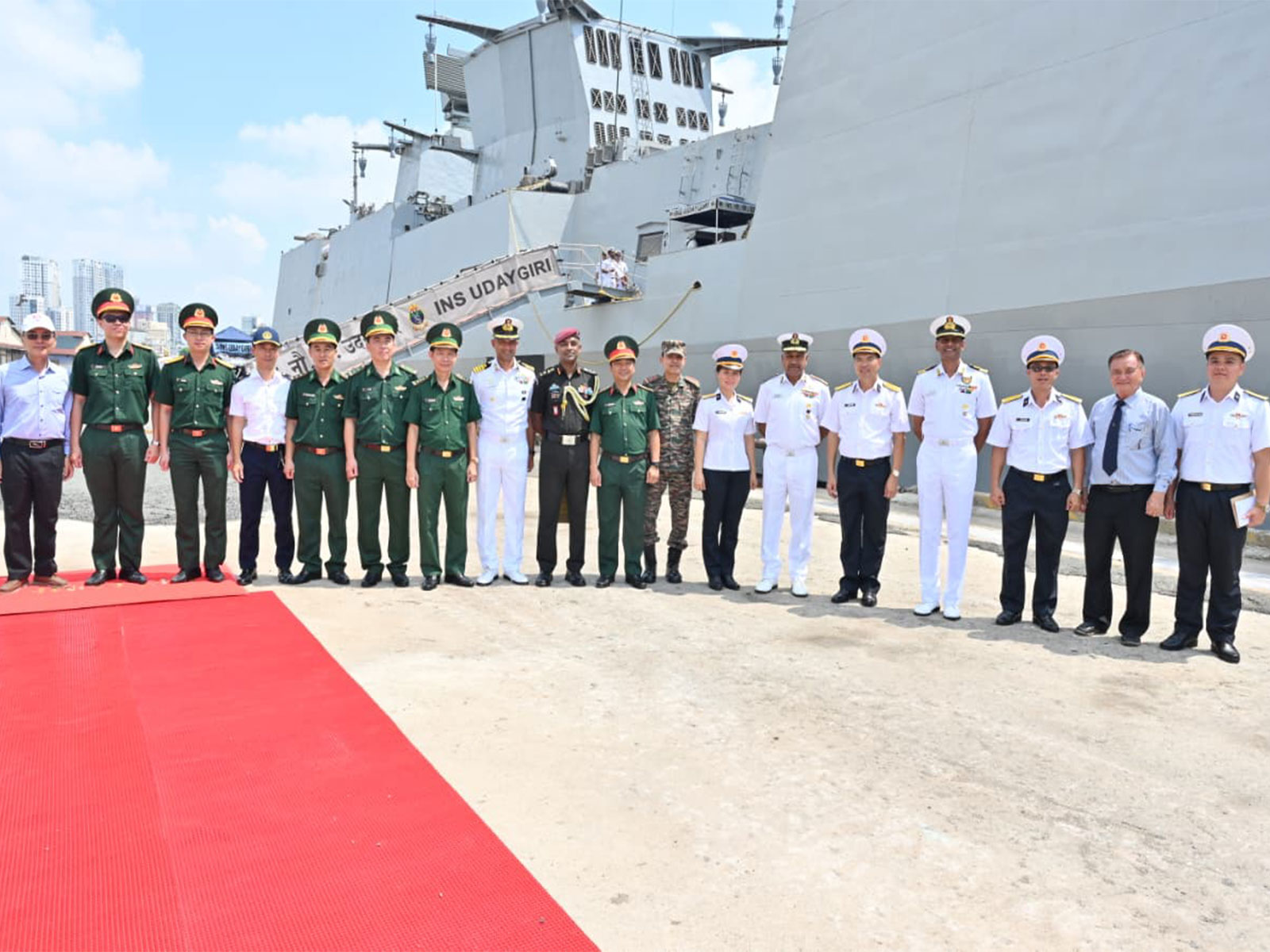   Indian Navy's Eastern Fleet Ships Udaygiri and Kavaratti arrive in Vietnam (Photo/ Ministry of Defence)