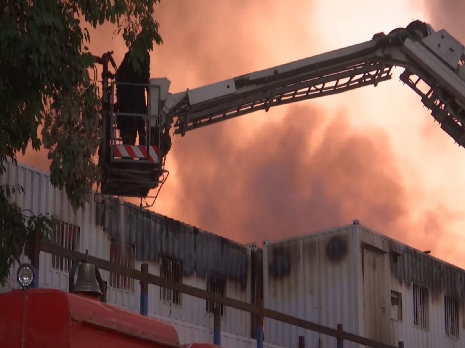 Fire breaks out in slums near Udyog Bhawan in Delhi (Photo/ANI)