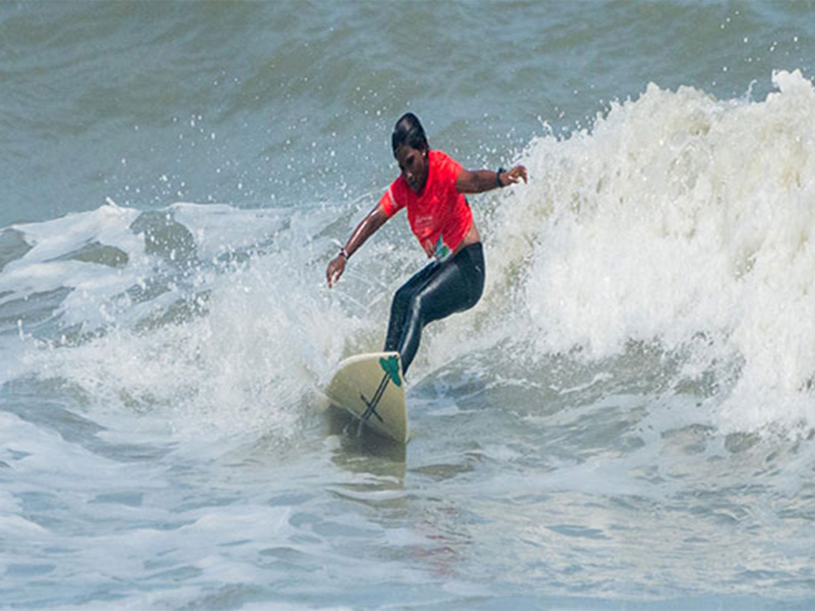 Indian surfer Kamali Moorthi (Photo: SFI)