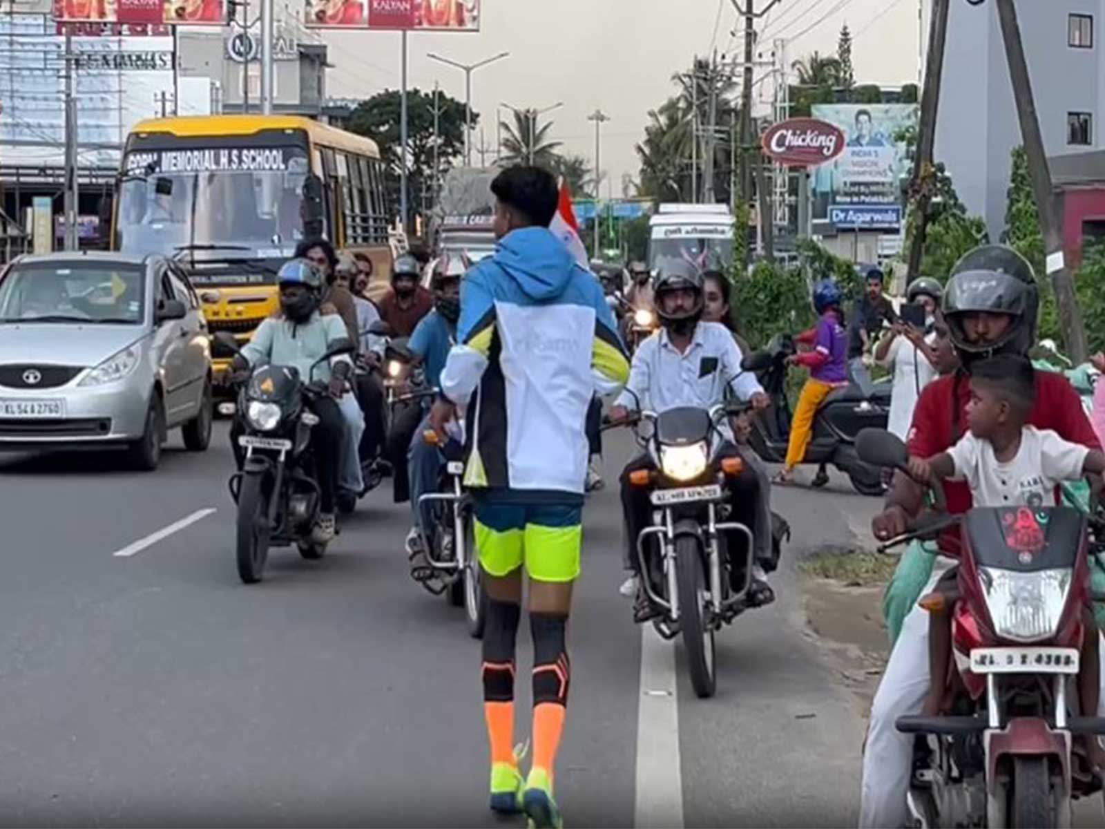 Keralam youth begins backwards run from Palakkad to Kashmir to raise anti-drug awareness (Photo/ANI)