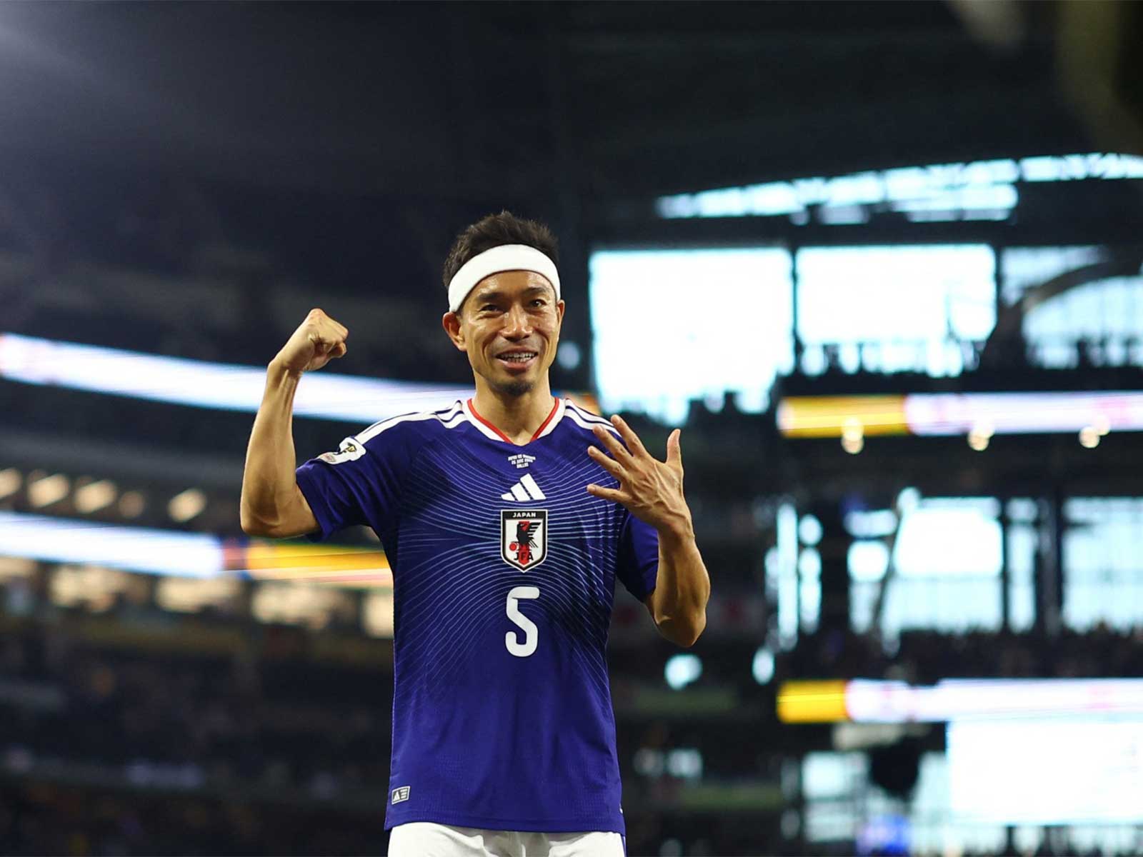 Japan's Yuto Nagatomo celebrates after the match against Sweden (Photo: Reuters)