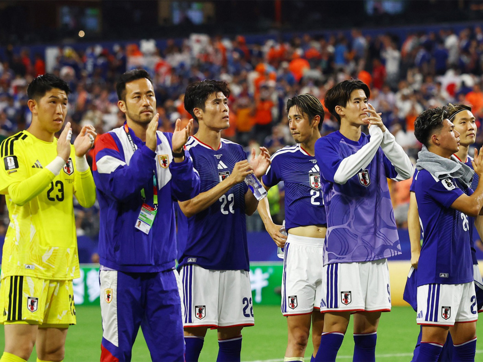 Soccer Football - FIFA World Cup 2026 - Group F - Netherlands v Japan - Dallas Stadium, Arlington, Texas, U.S. - June 14, 2026 Japan players applaud their fans after the match. (Photo: Reuters)