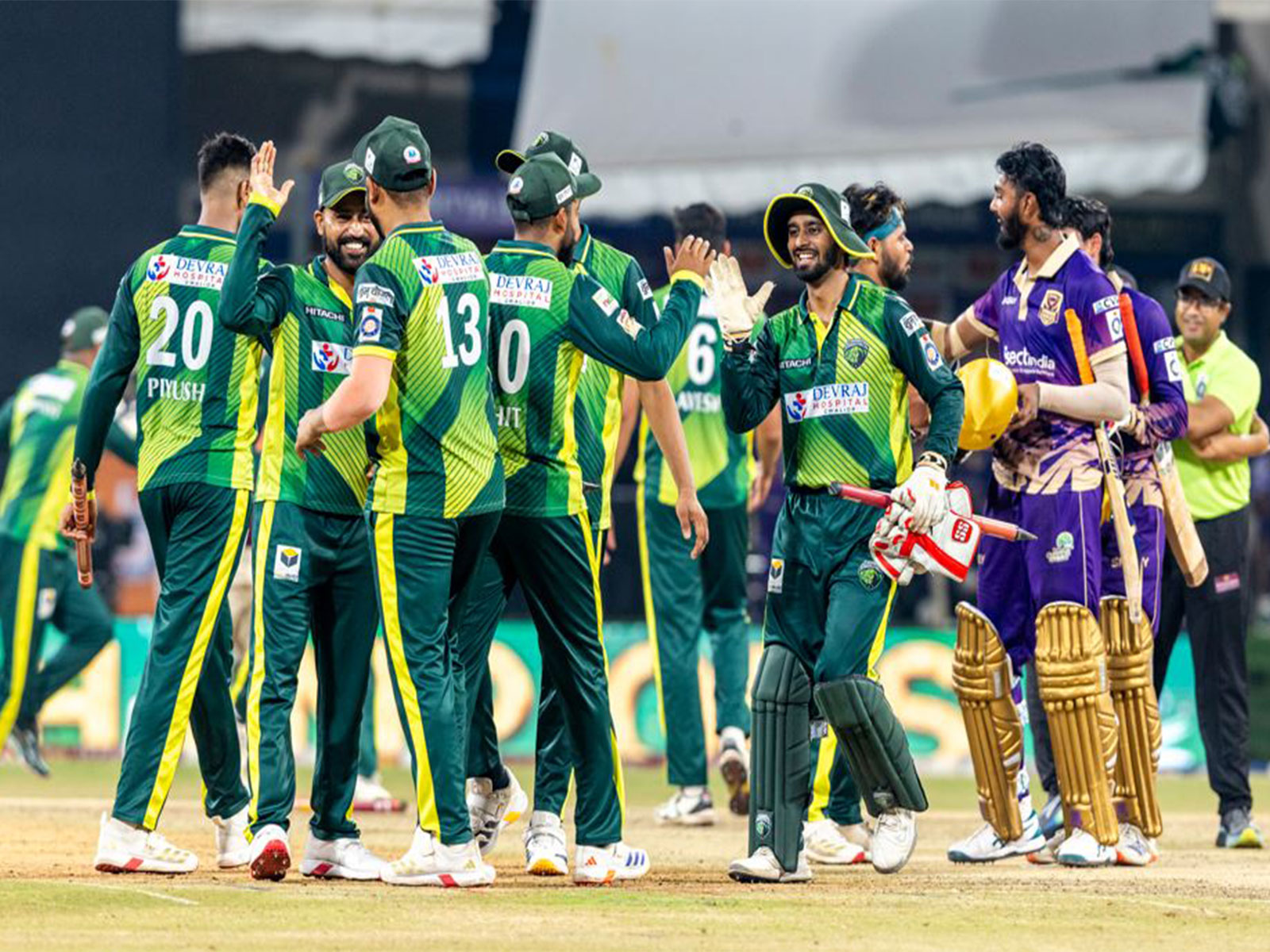 Chambal Ghariyals and Royal Nimar Eagles players in action (Photo: MPL T20 Cup)