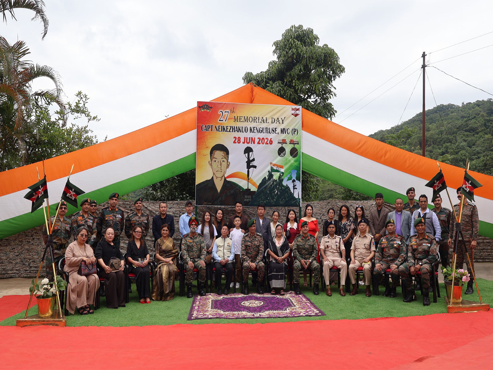 Indian Army pay tribute to Kargil hero Captain  N Kenguruse (Photo/Ministry of Defence PRO)